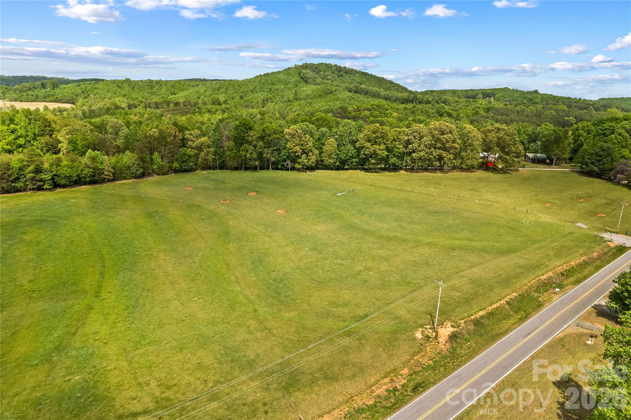 562 Mountain View Road Property Photo 1