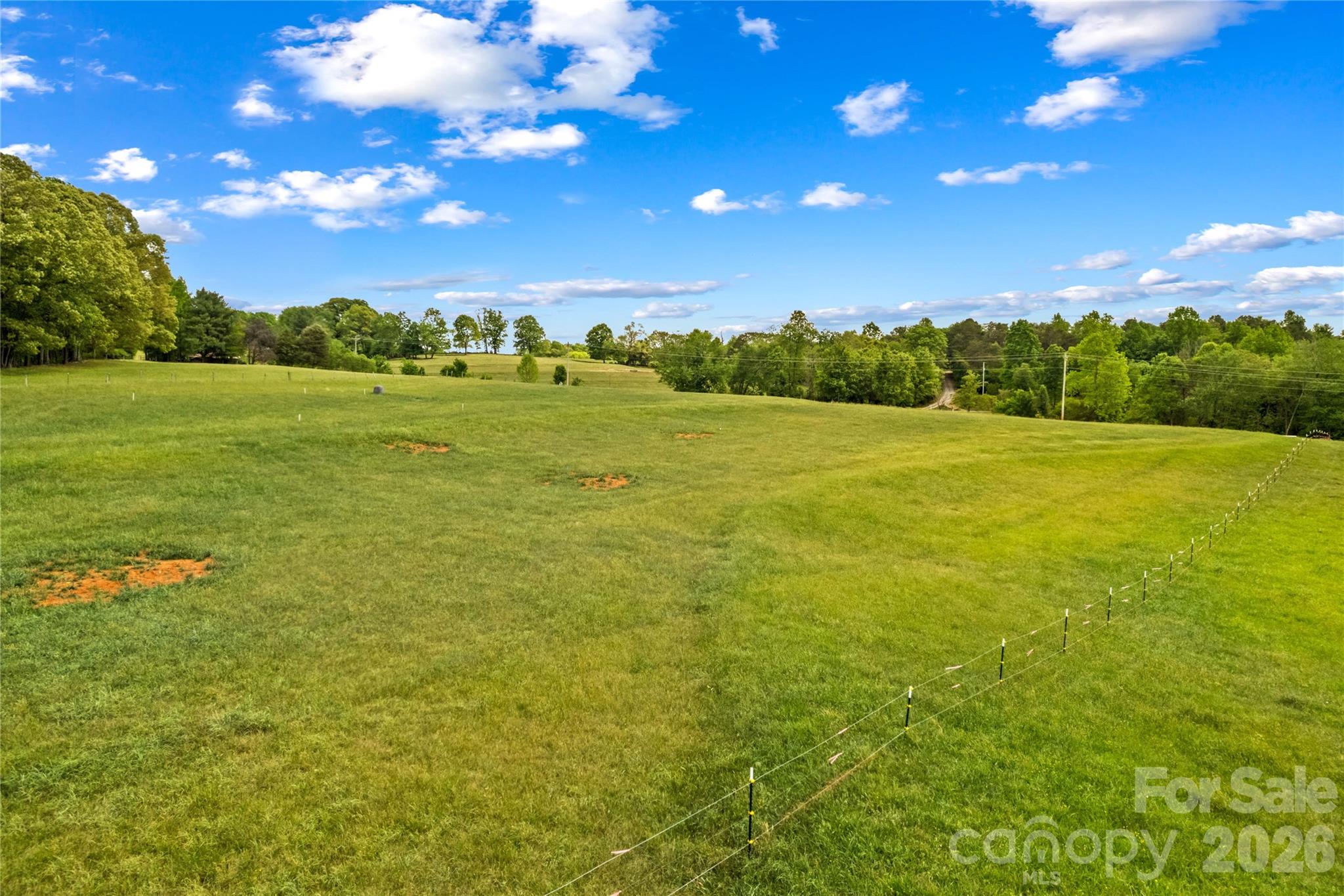 562 Mountain View Road Property Photo 2