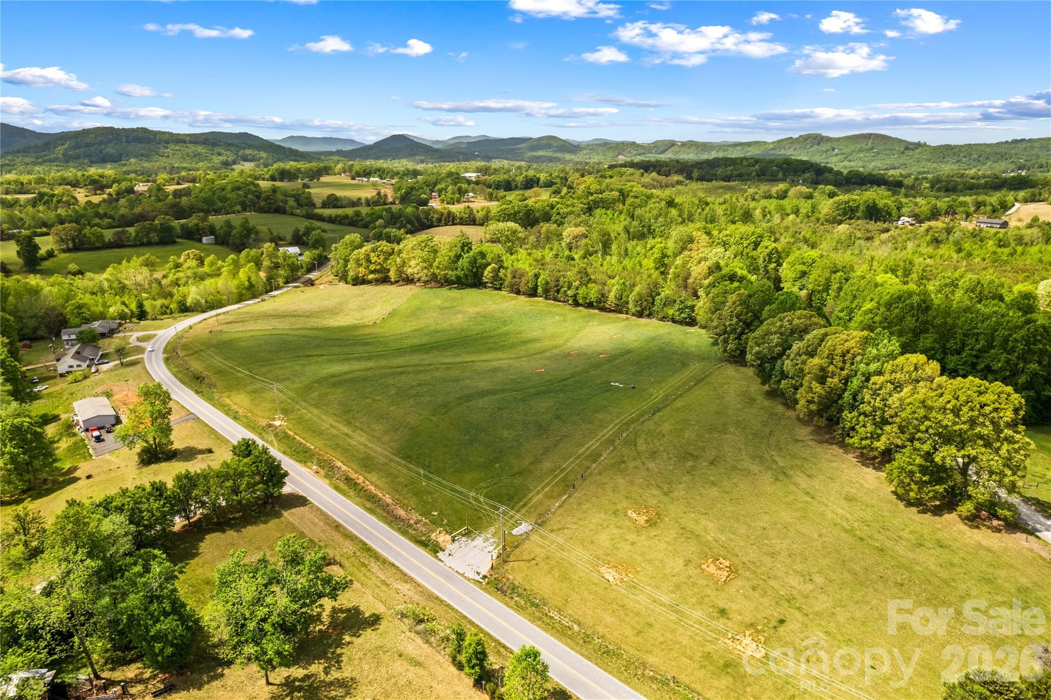 562 Mountain View Road Property Photo 3