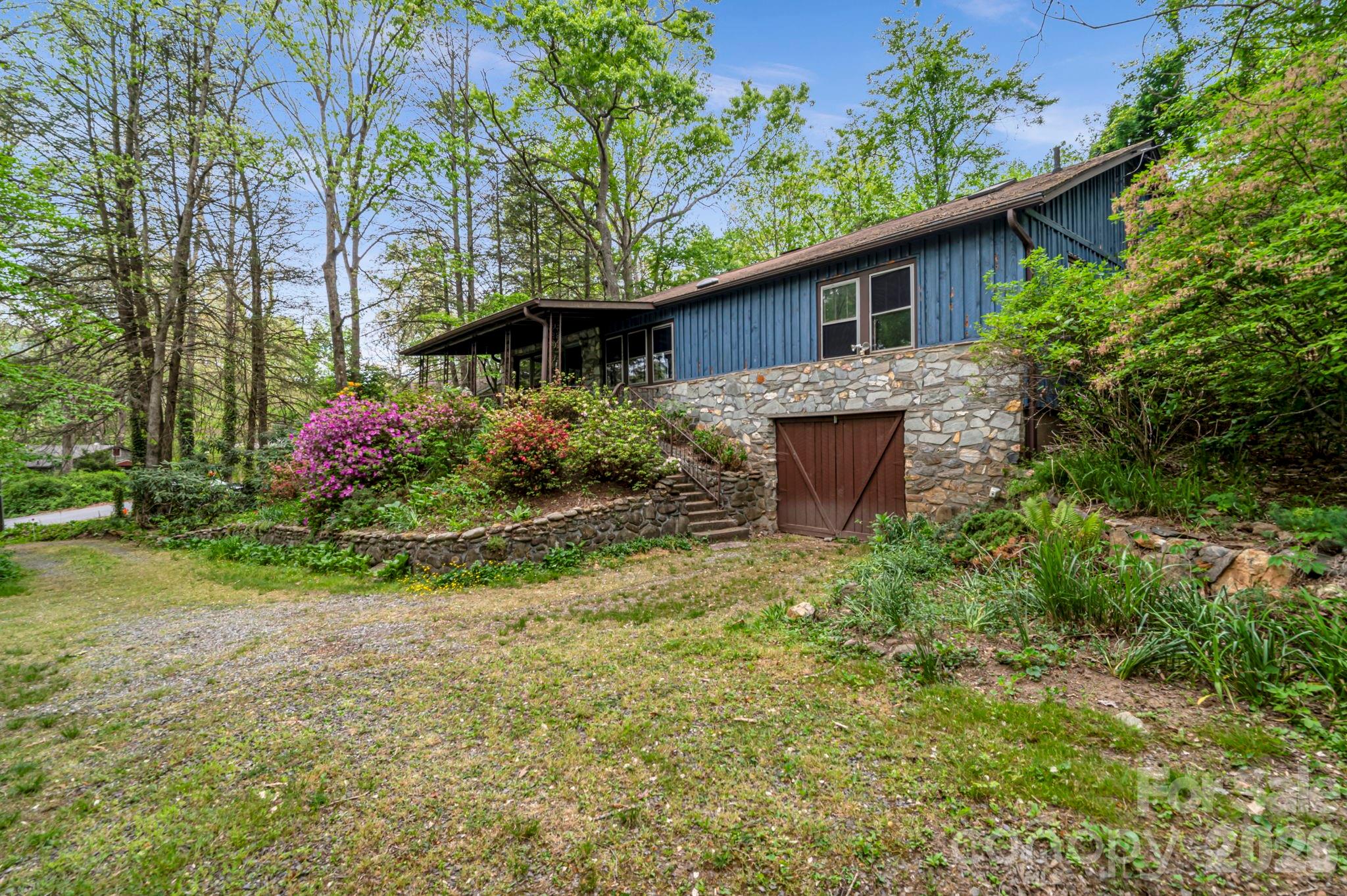 257 Pine Street Property Photo 1