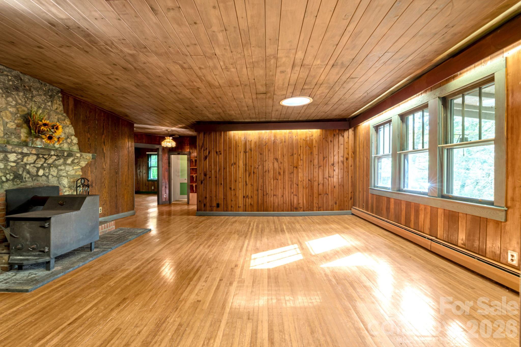 257 Pine Street Property Photo 5