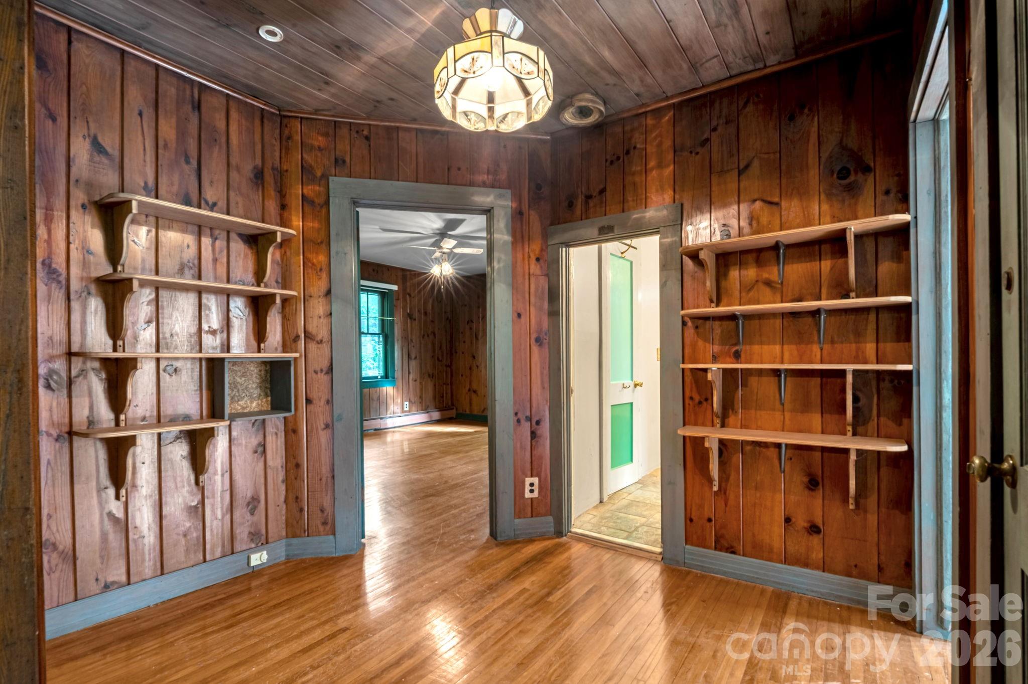 257 Pine Street Property Photo 6
