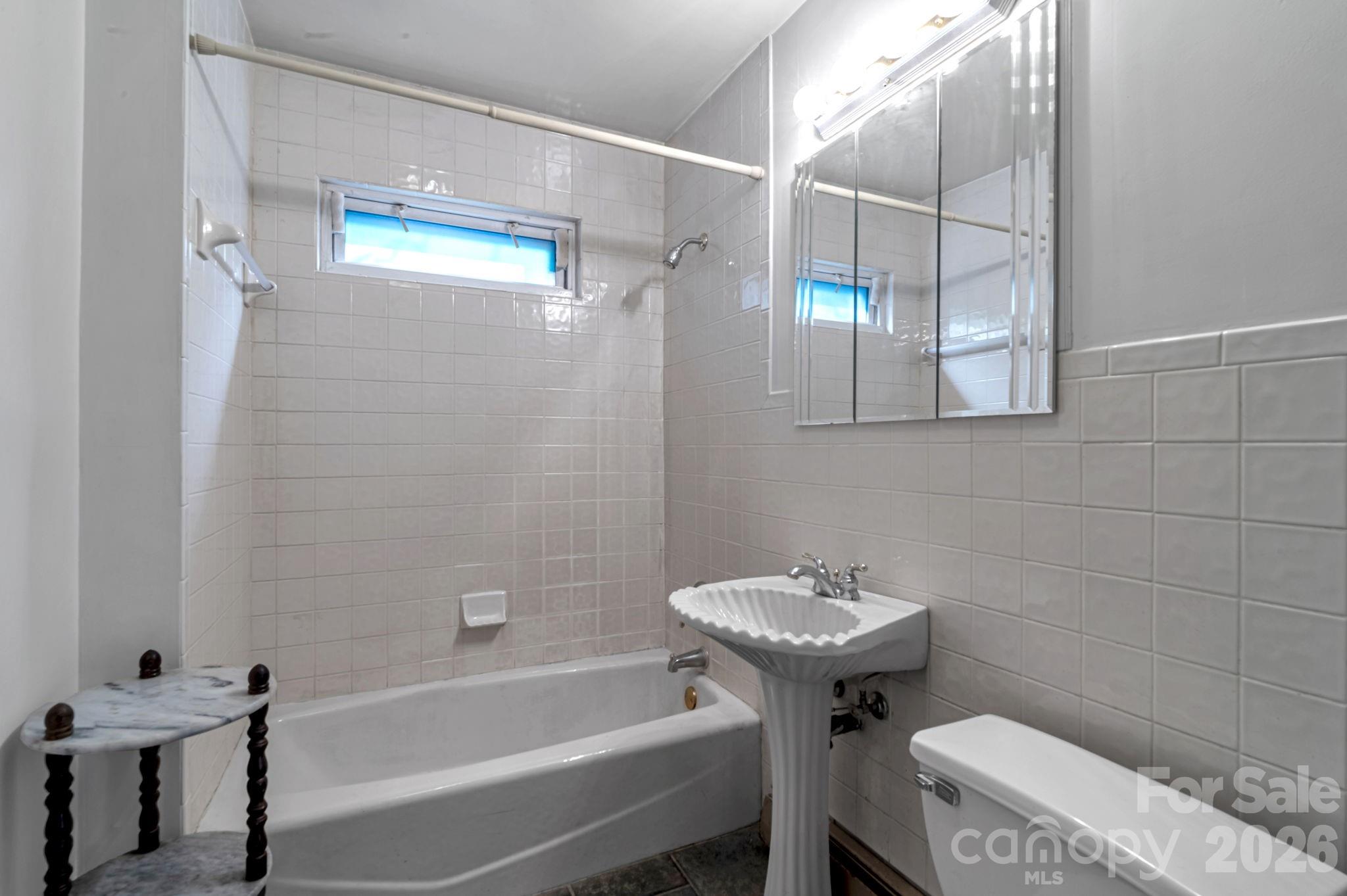 257 Pine Street Property Photo 10