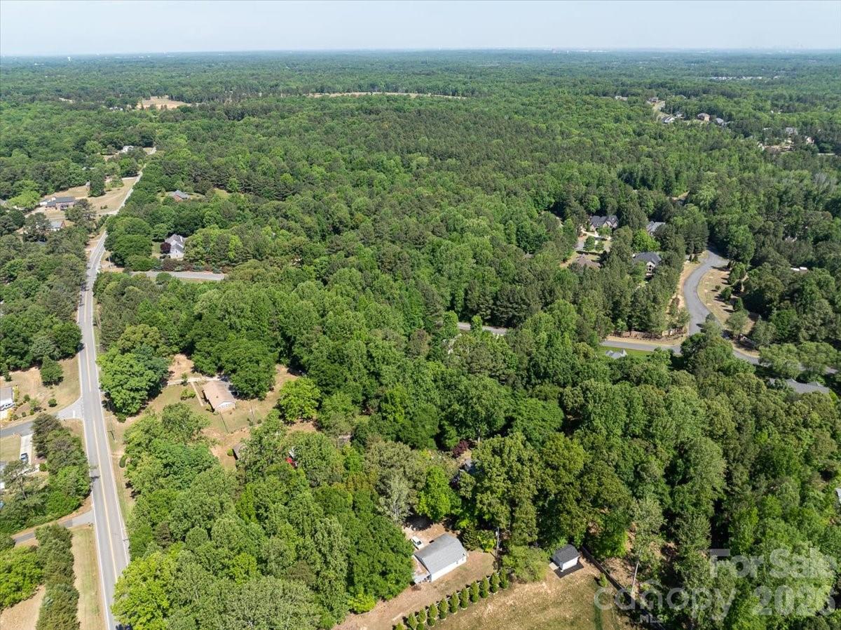 2586 Holbrook Road Property Photo 9