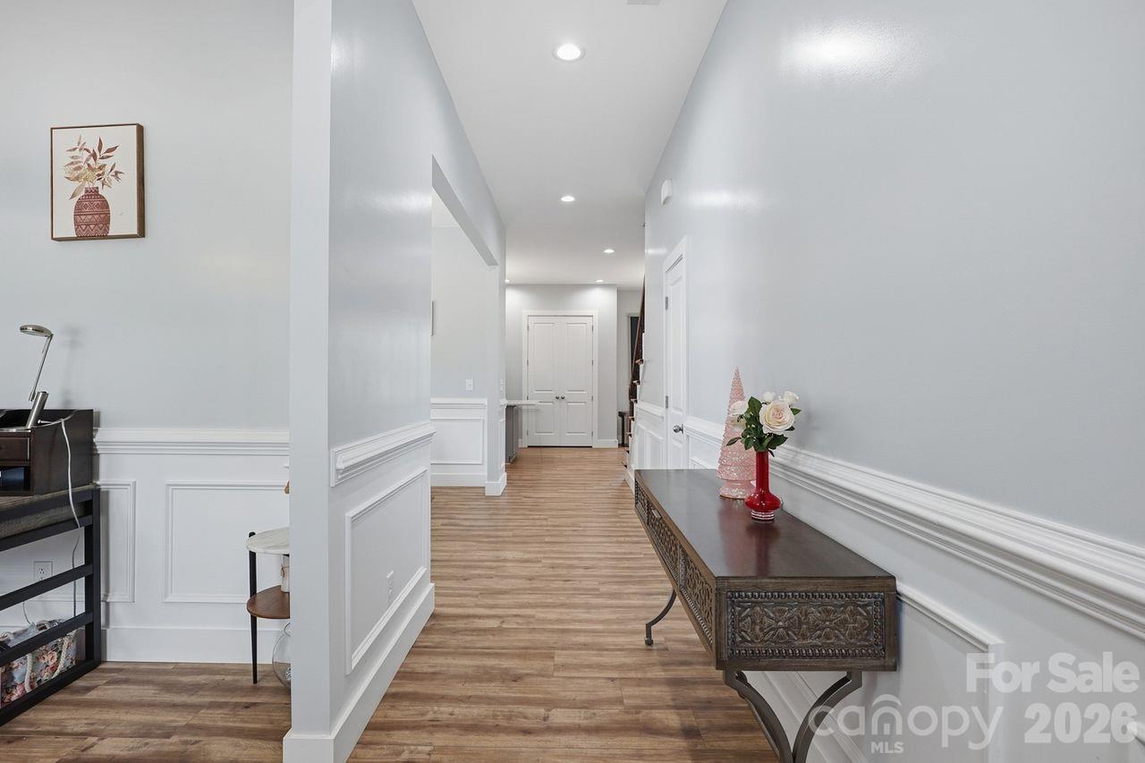 4950 Surfwood Drive Property Photo 6