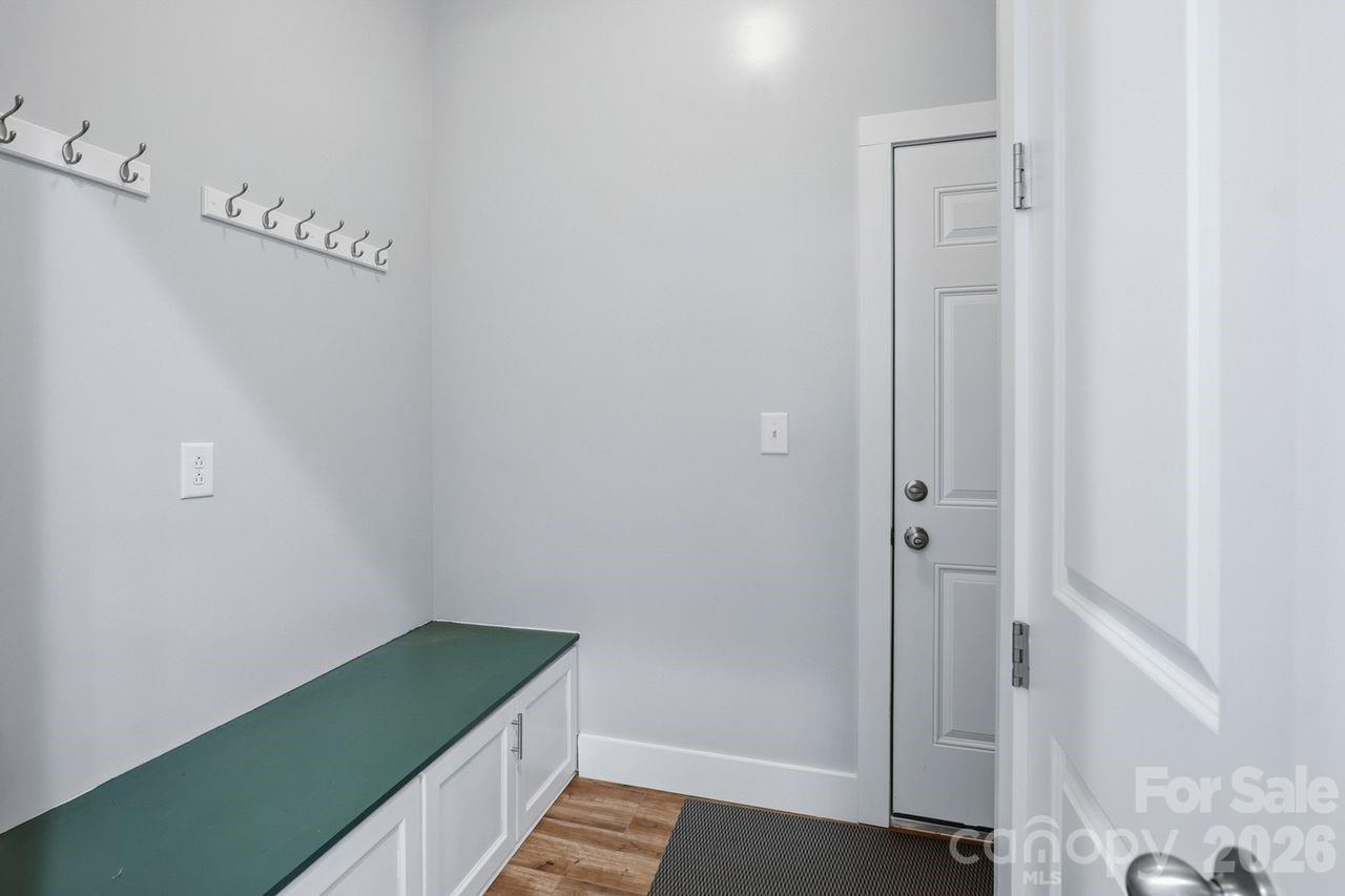 4950 Surfwood Drive Property Photo 17