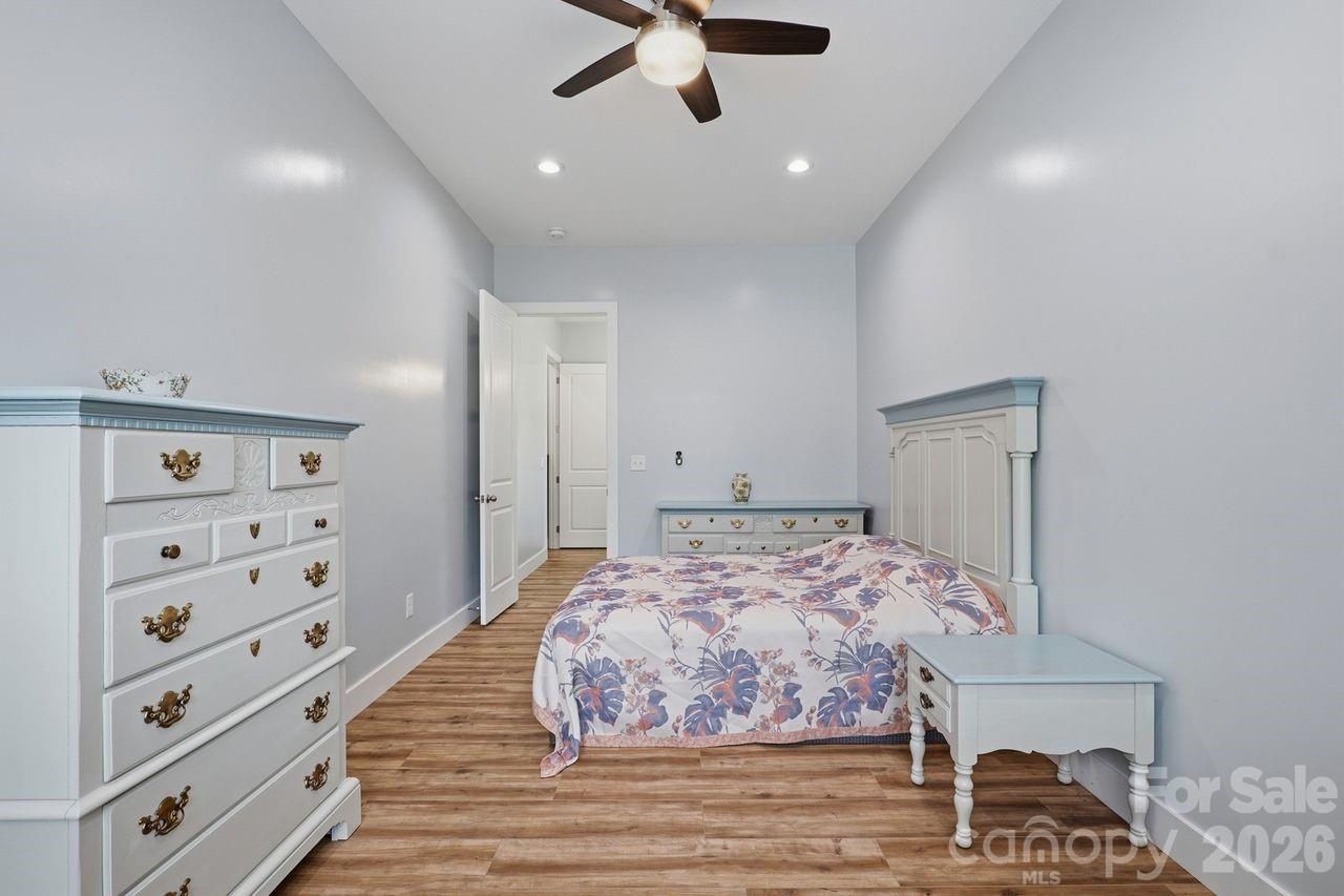 4950 Surfwood Drive Property Photo 26