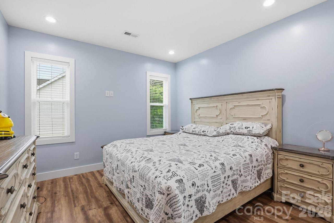 4950 Surfwood Drive Property Photo 32