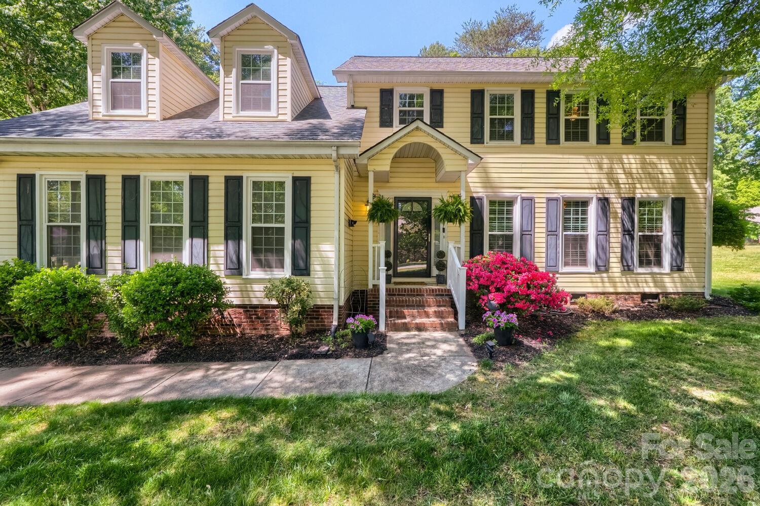 120 Brittany Way Property Photo 2