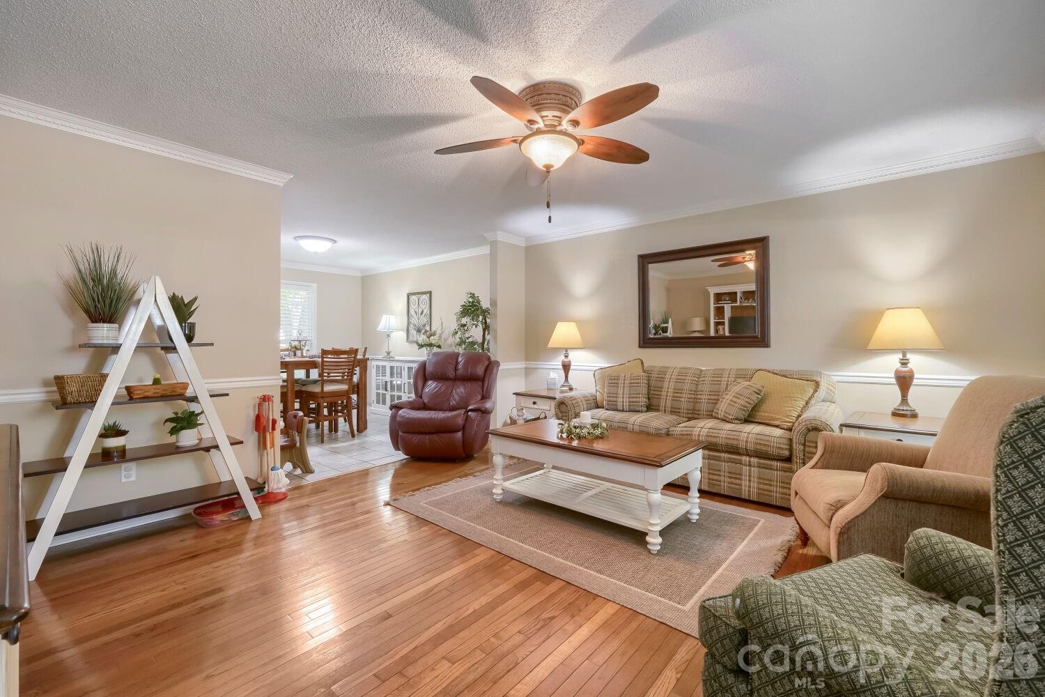 120 Brittany Way Property Photo 4