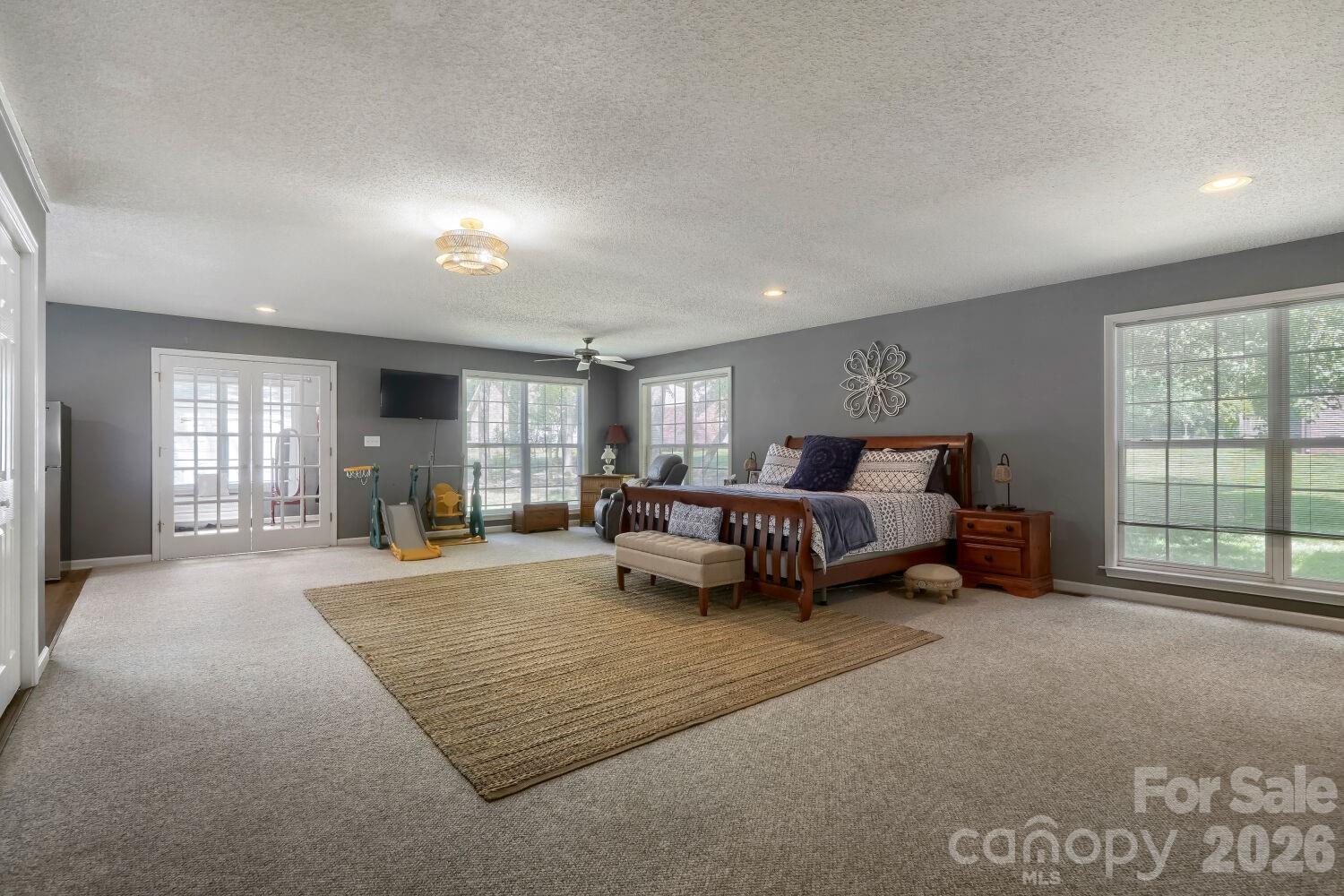 120 Brittany Way Property Photo 12