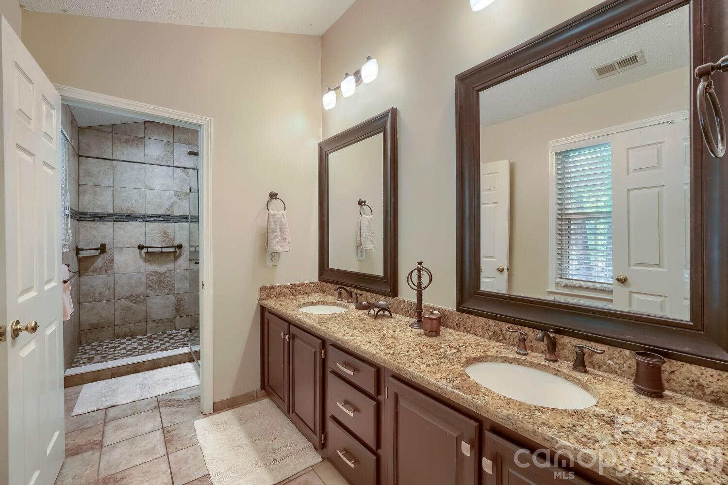 120 Brittany Way Property Photo 18