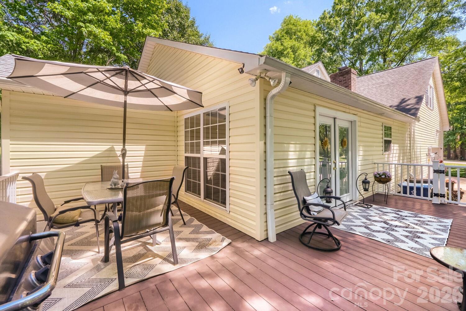 120 Brittany Way Property Photo 23
