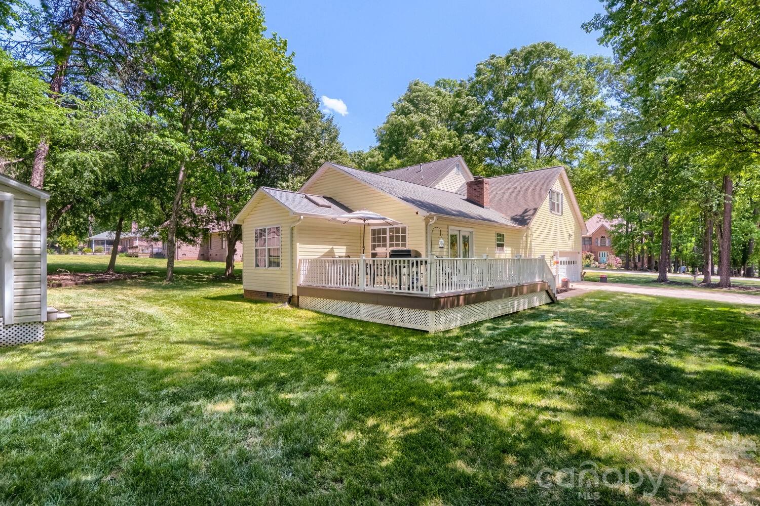 120 Brittany Way Property Photo 24