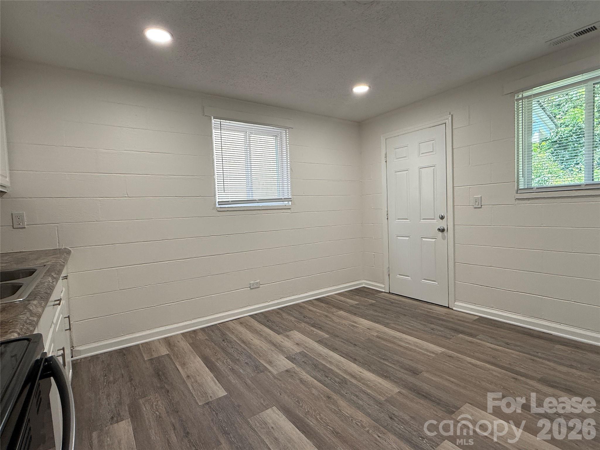 110 N Peterson Street Property Photo 8