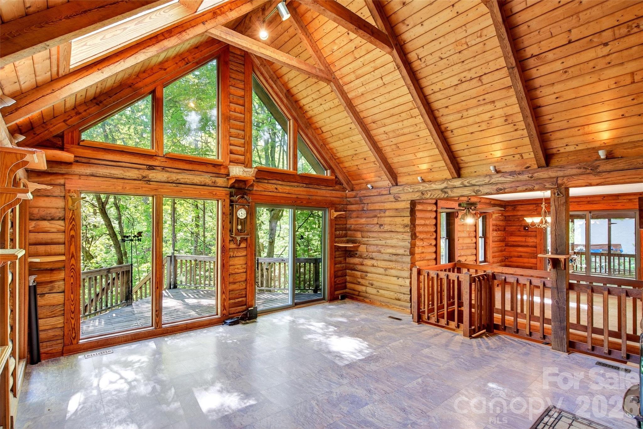221 Hammer Hollow Drive Property Photo 6
