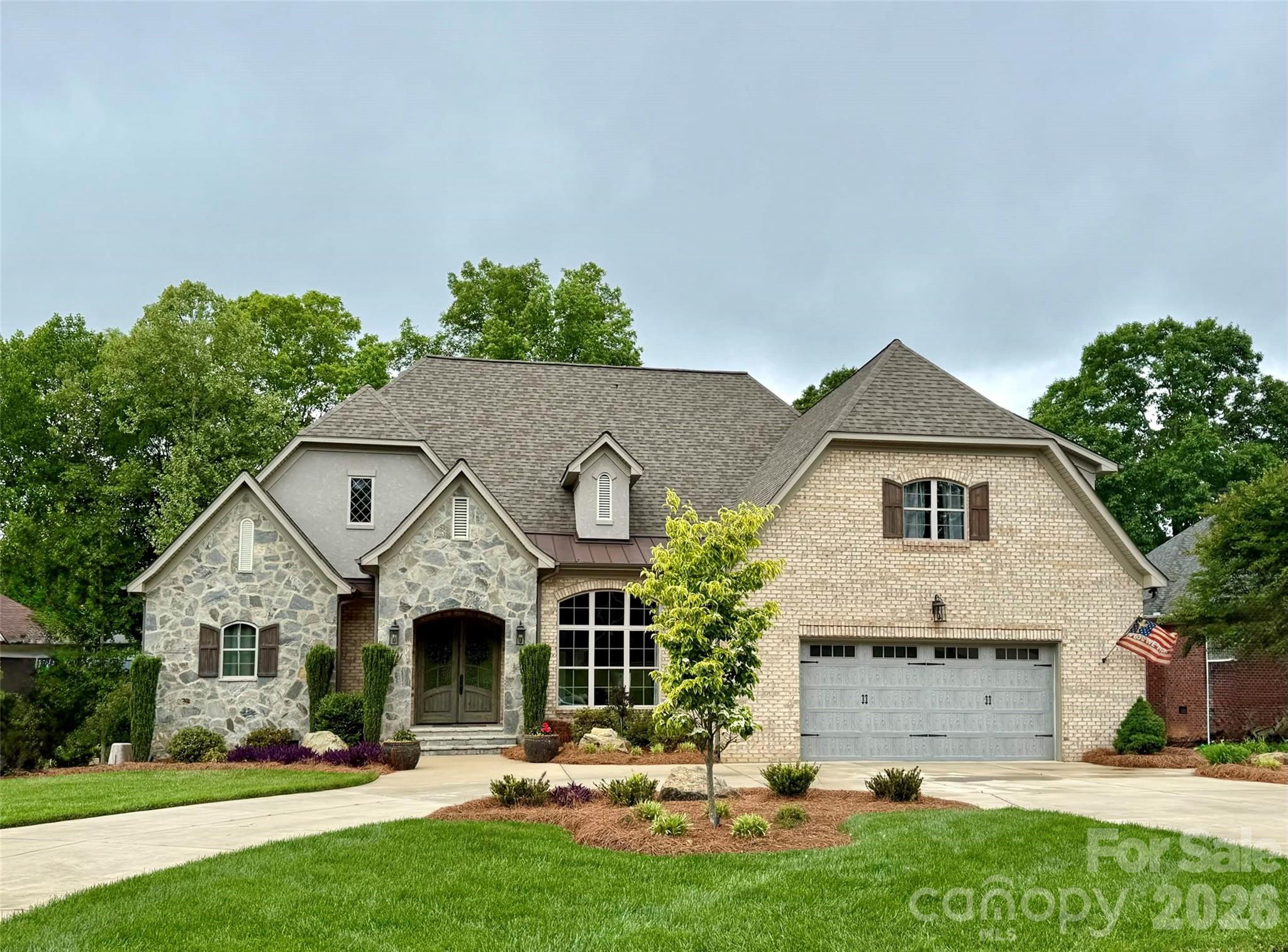 4025 Foxes Trail Property Photo 2