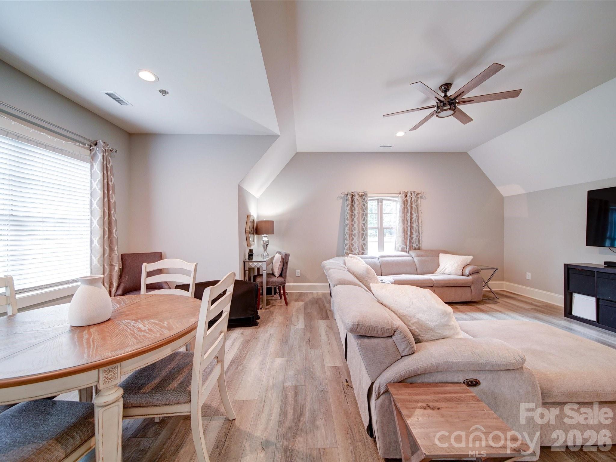 4025 Foxes Trail Property Photo 35