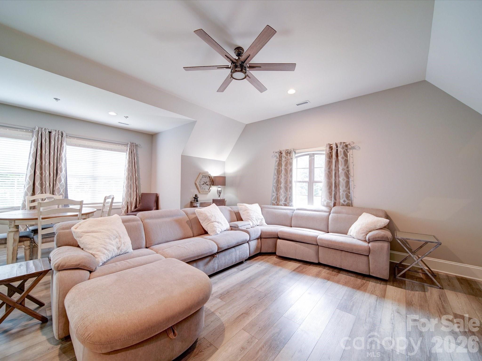 4025 Foxes Trail Property Photo 36