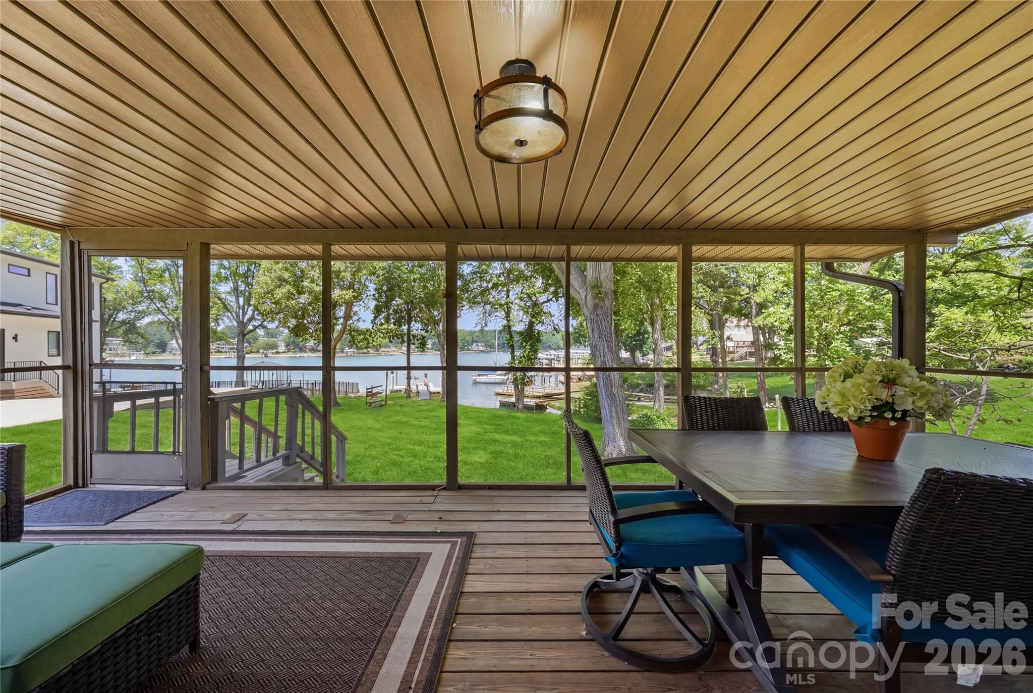 240 Shoreline Loop Property Photo 7