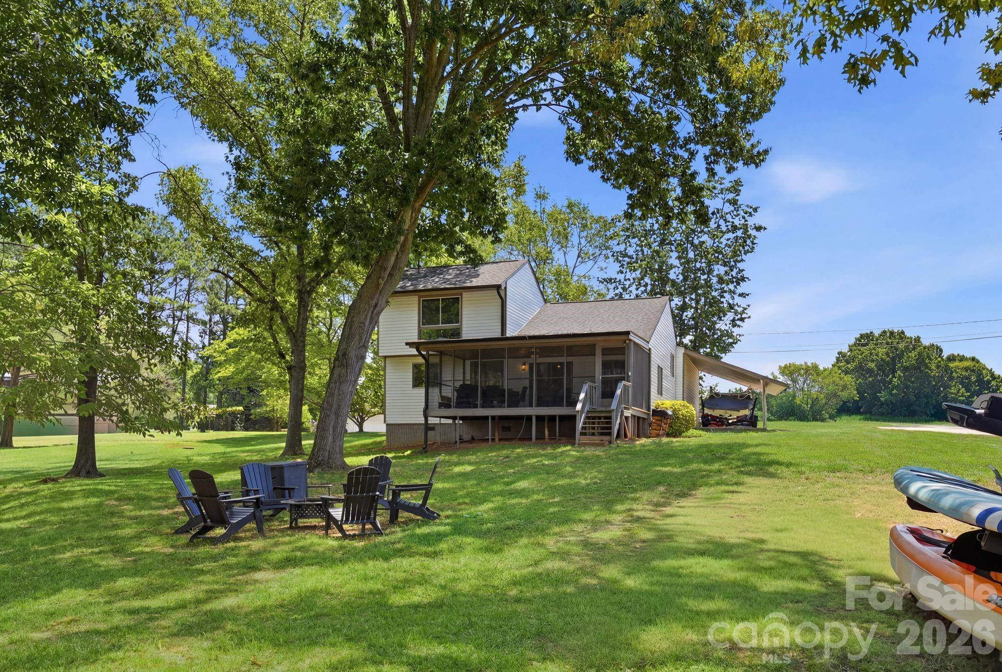 240 Shoreline Loop Property Photo 9