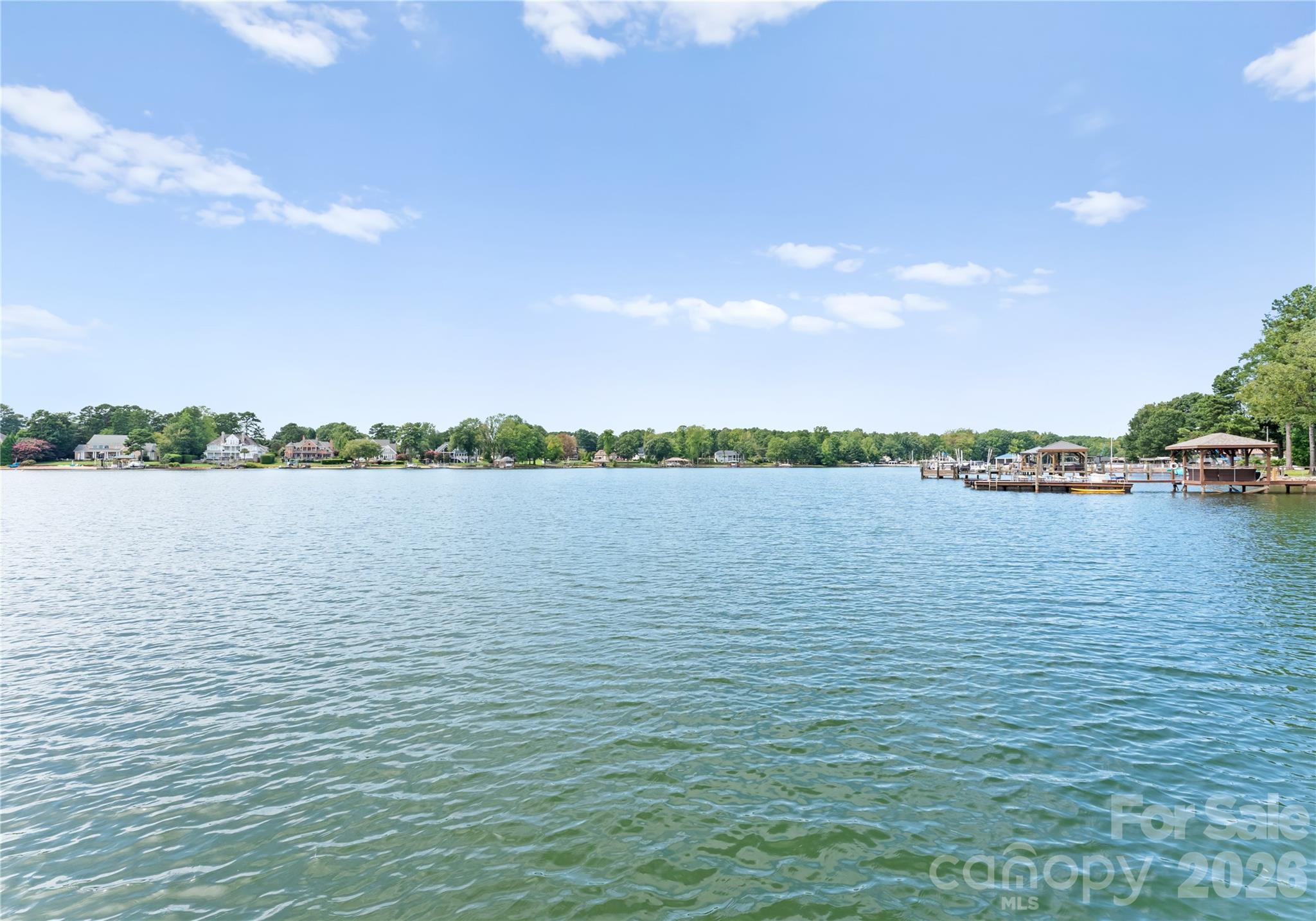 240 Shoreline Loop Property Photo 11