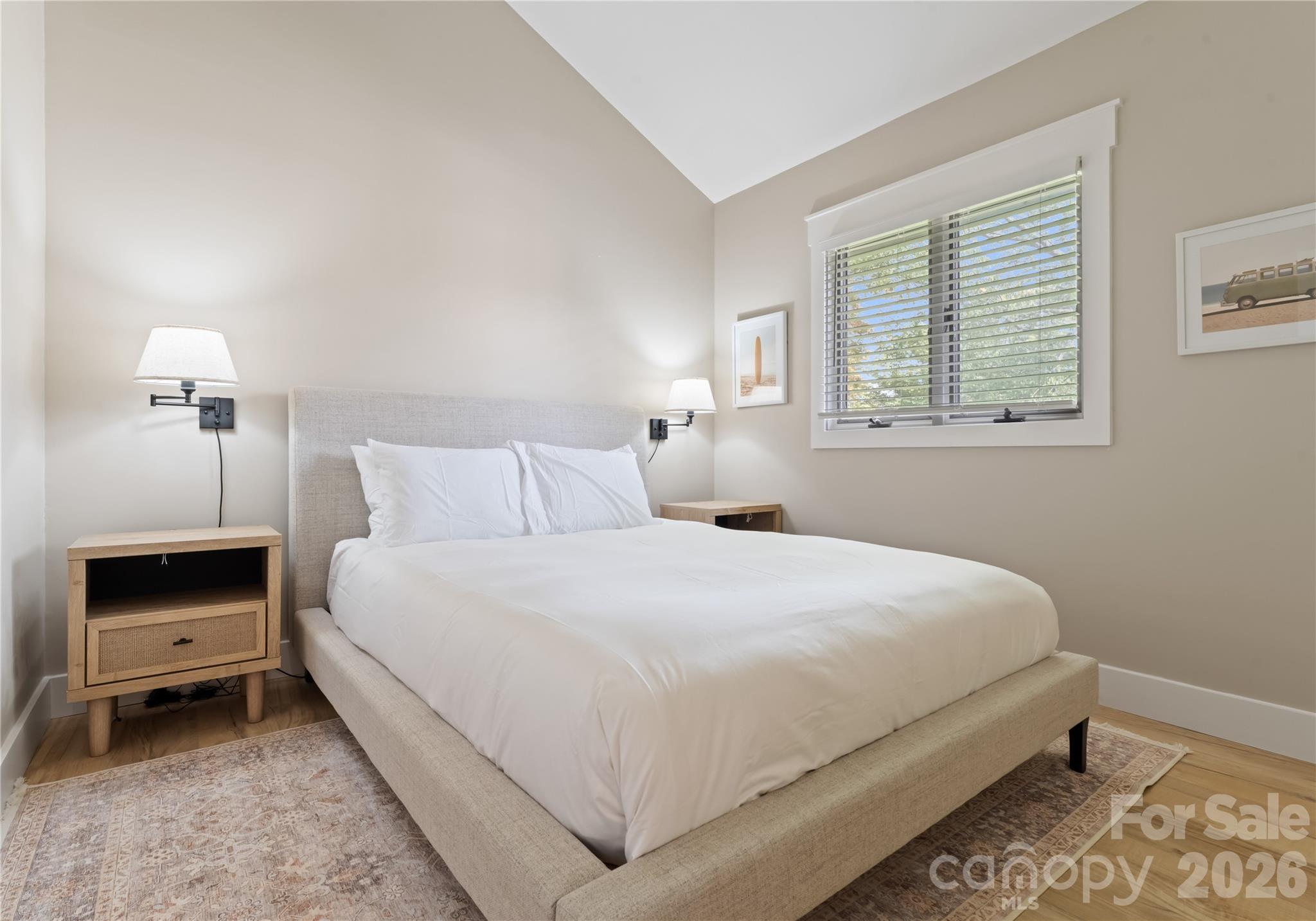 240 Shoreline Loop Property Photo 14
