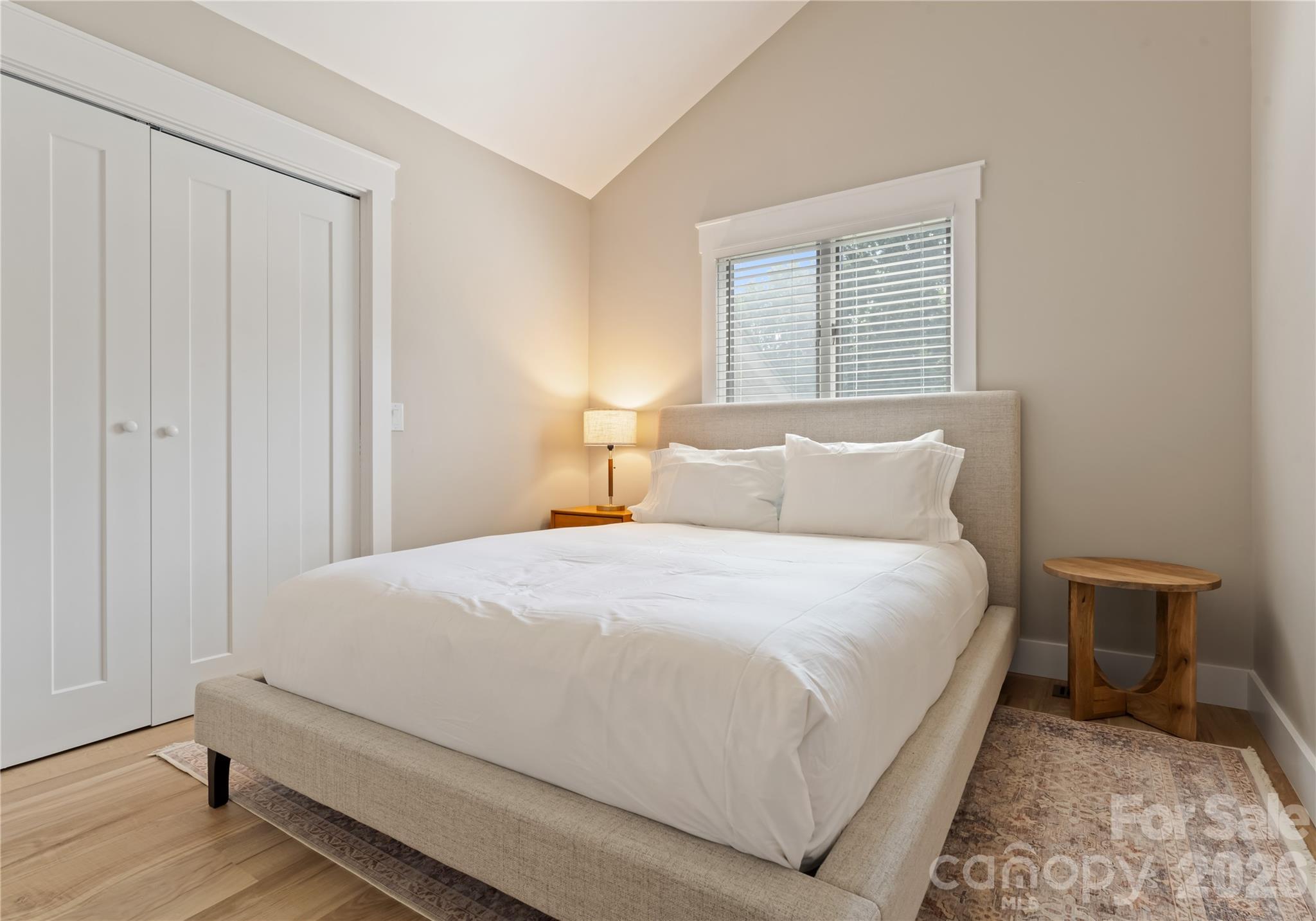 240 Shoreline Loop Property Photo 16