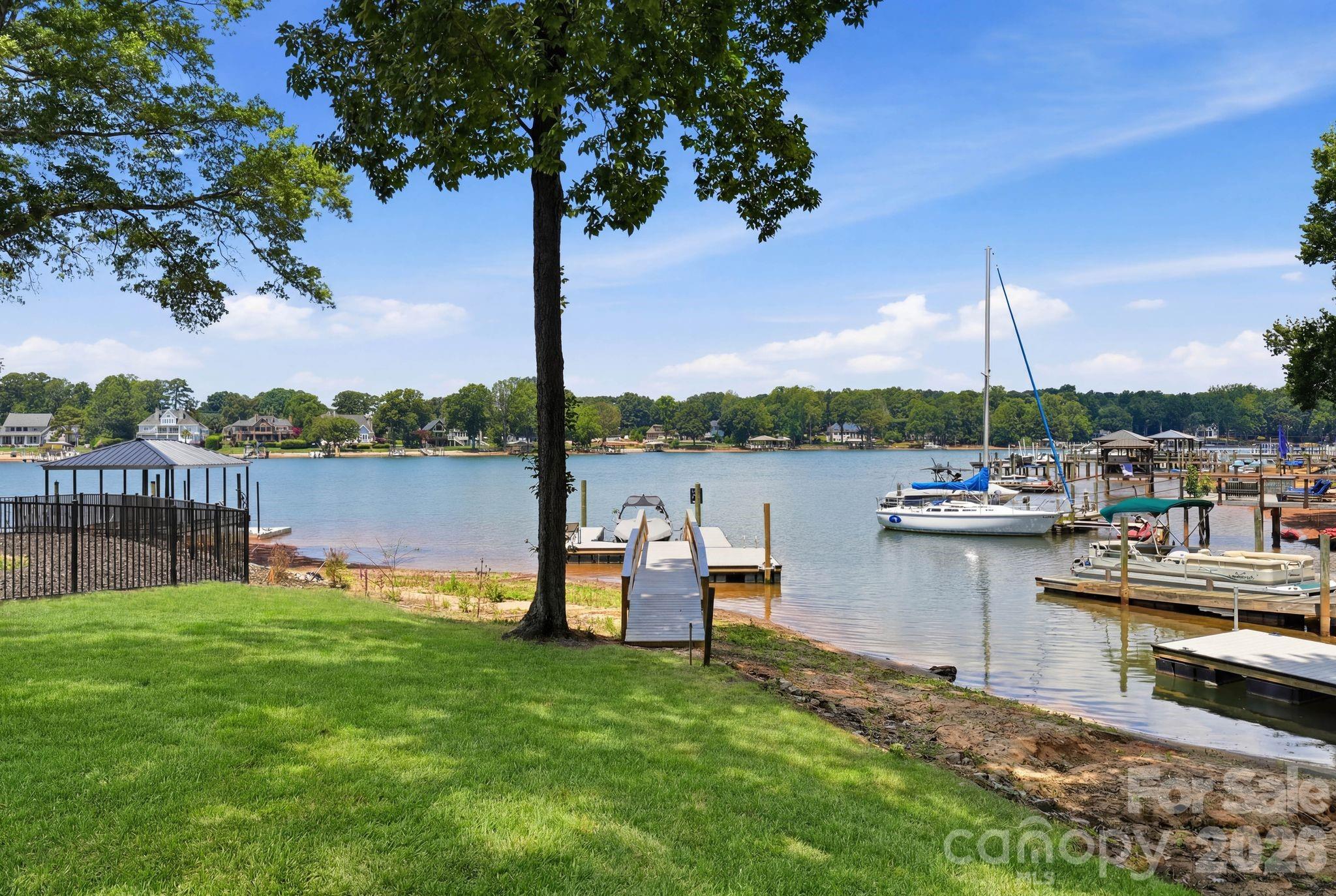 240 Shoreline Loop Property Photo 29