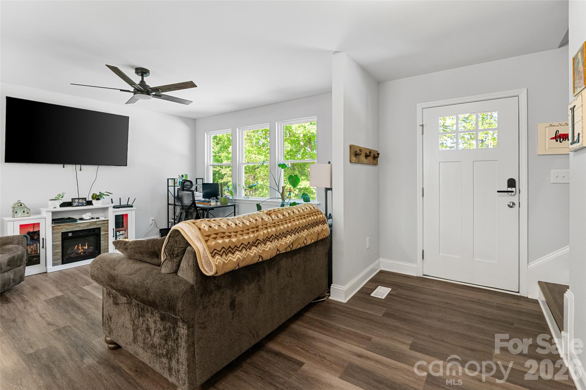 3690 Innes Lane Property Photo 6