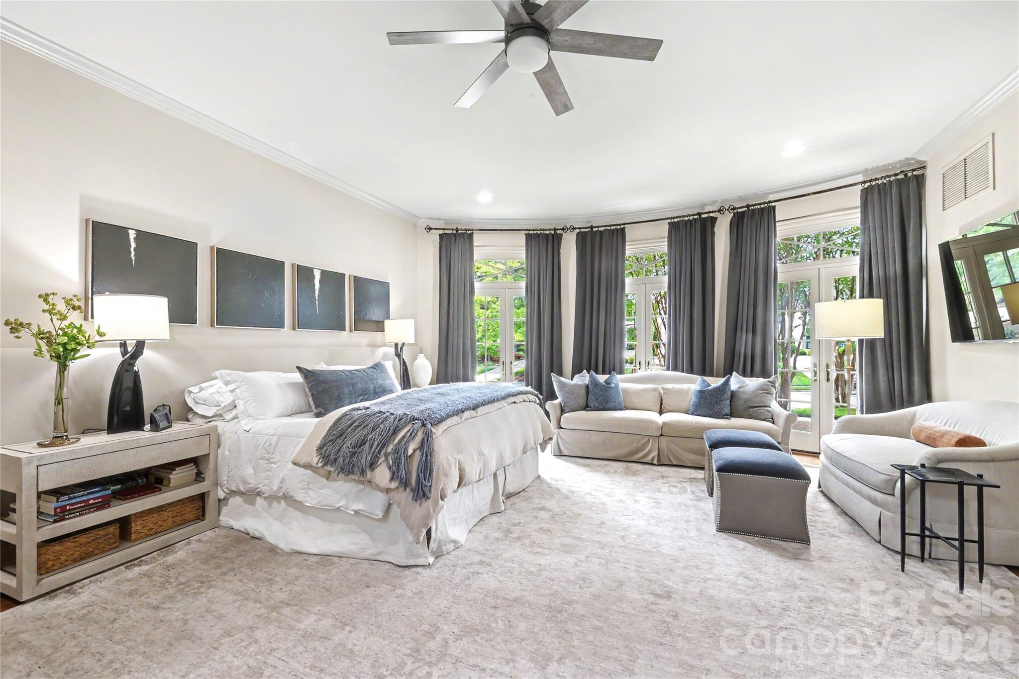 2301 Queens Road Property Photo 19