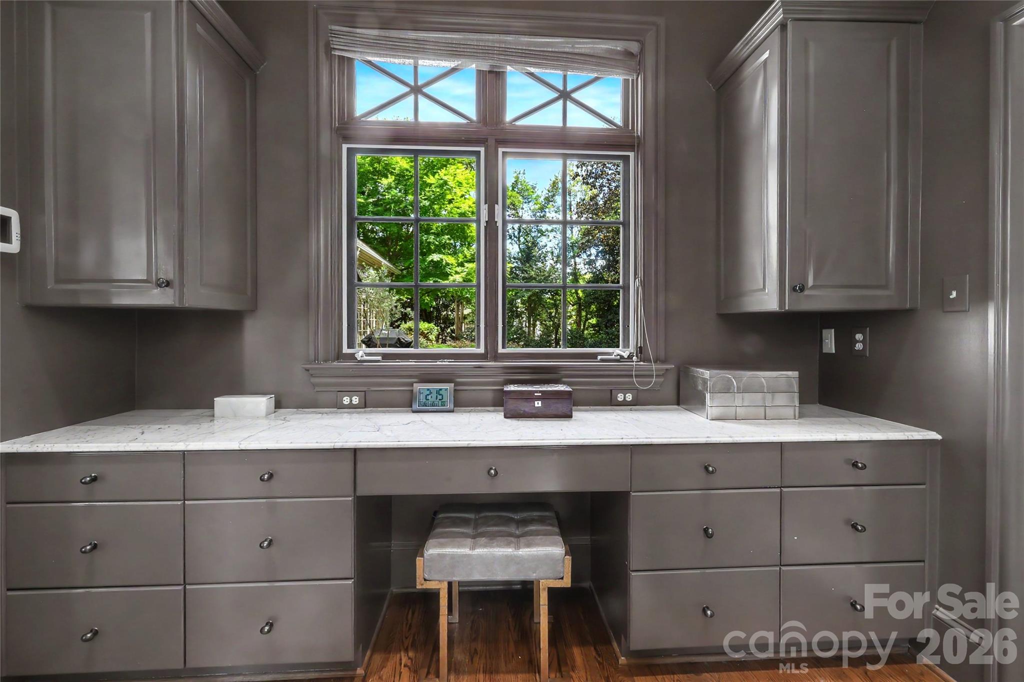 2301 Queens Road Property Photo 23