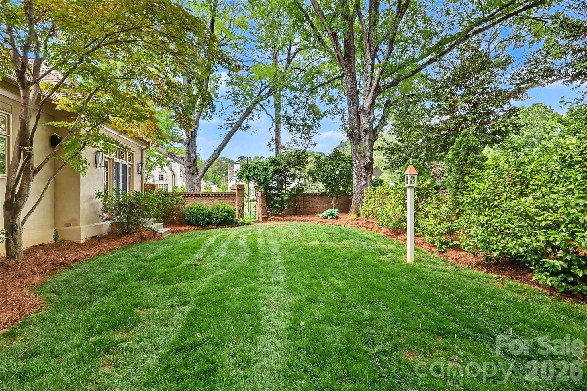 2301 Queens Road Property Photo 35