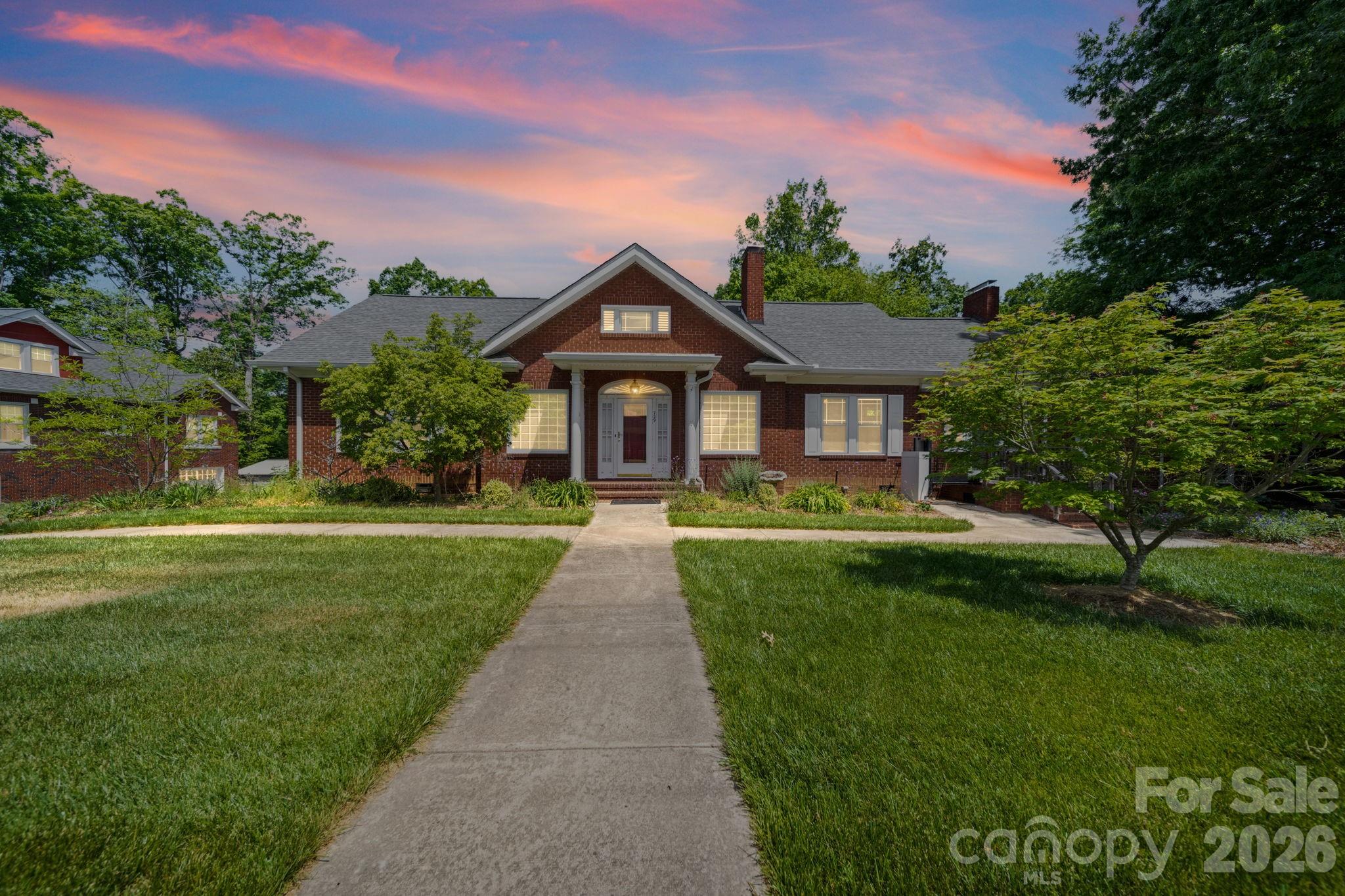 729 Montgomery Avenue Property Photo