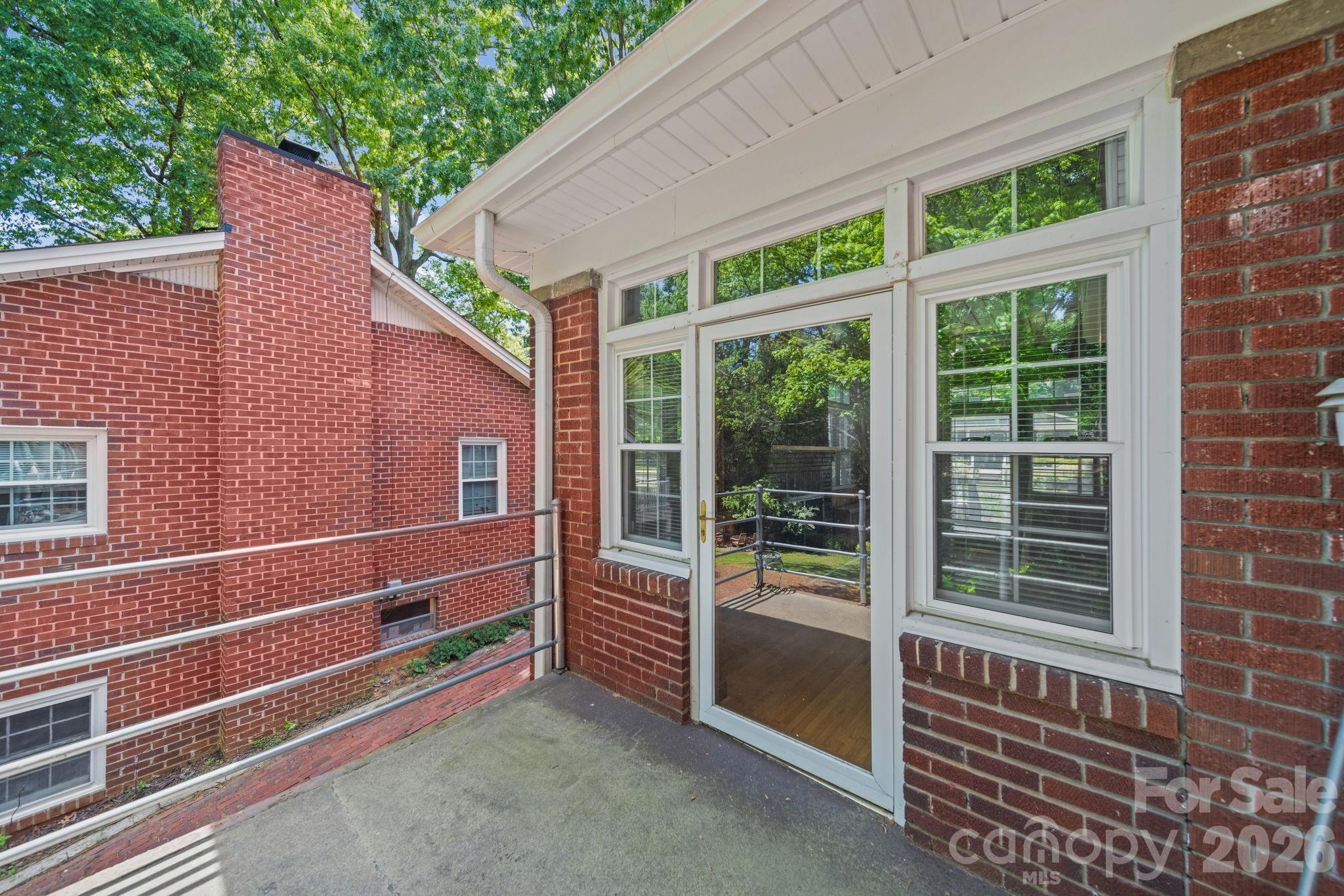 729 Montgomery Avenue Property Photo 6