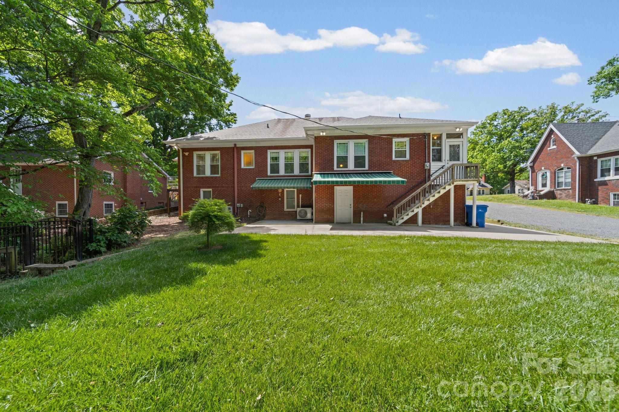 729 Montgomery Avenue Property Photo 9