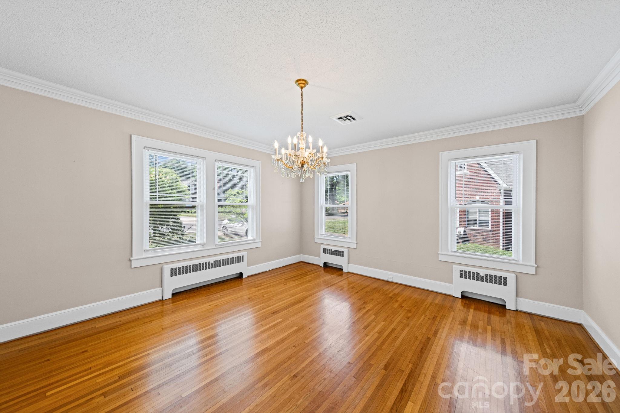 729 Montgomery Avenue Property Photo 20