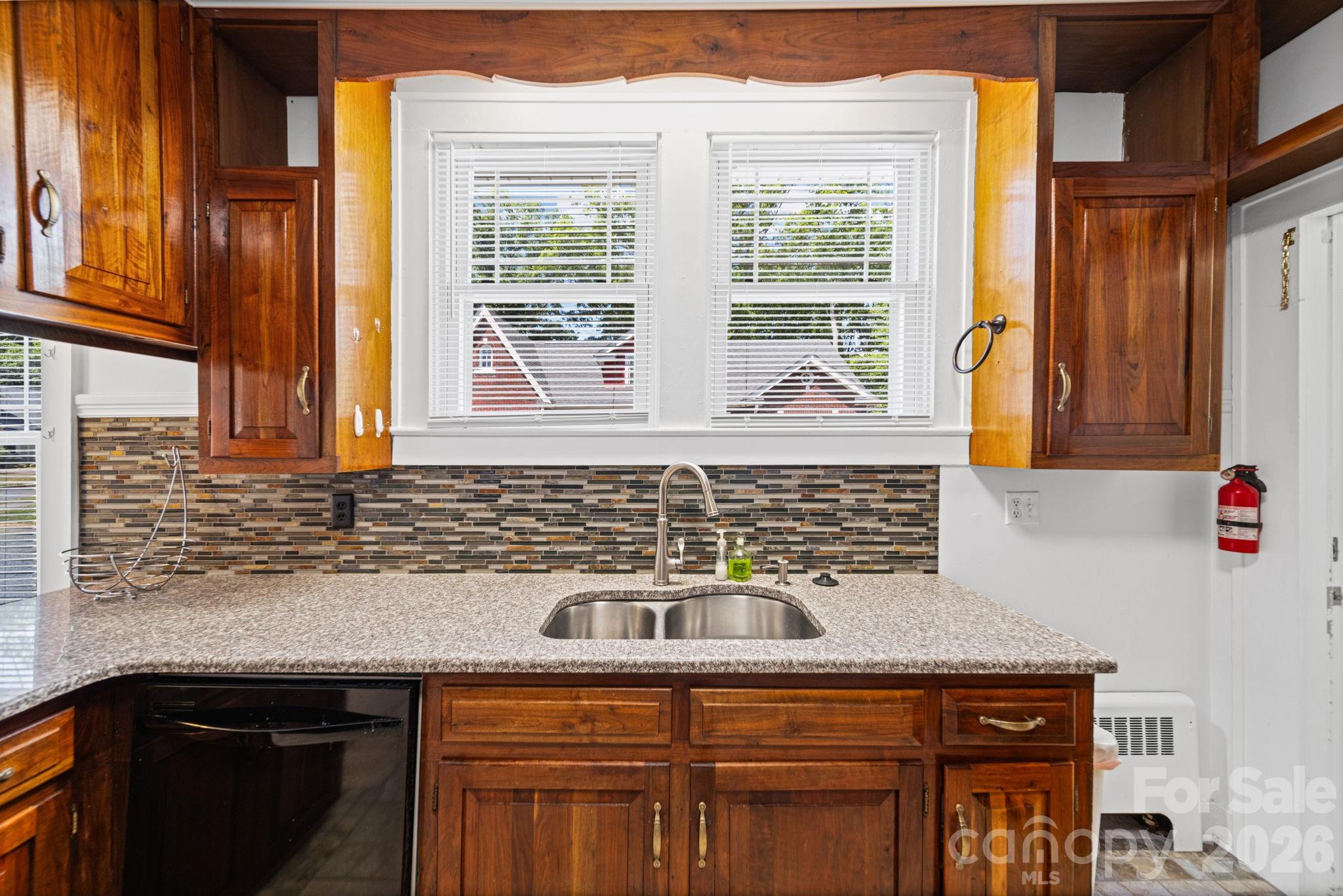729 Montgomery Avenue Property Photo 26