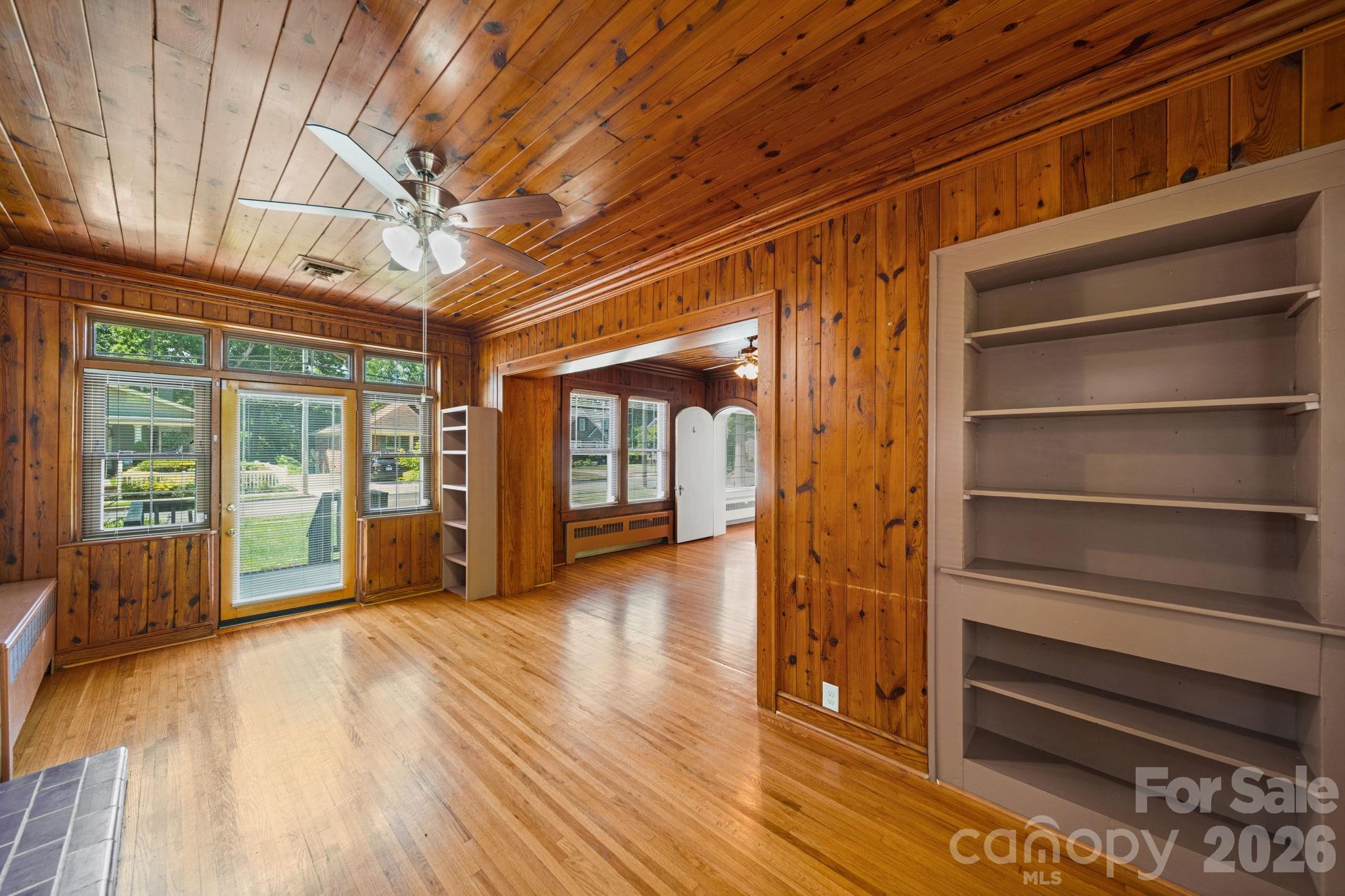 729 Montgomery Avenue Property Photo 30