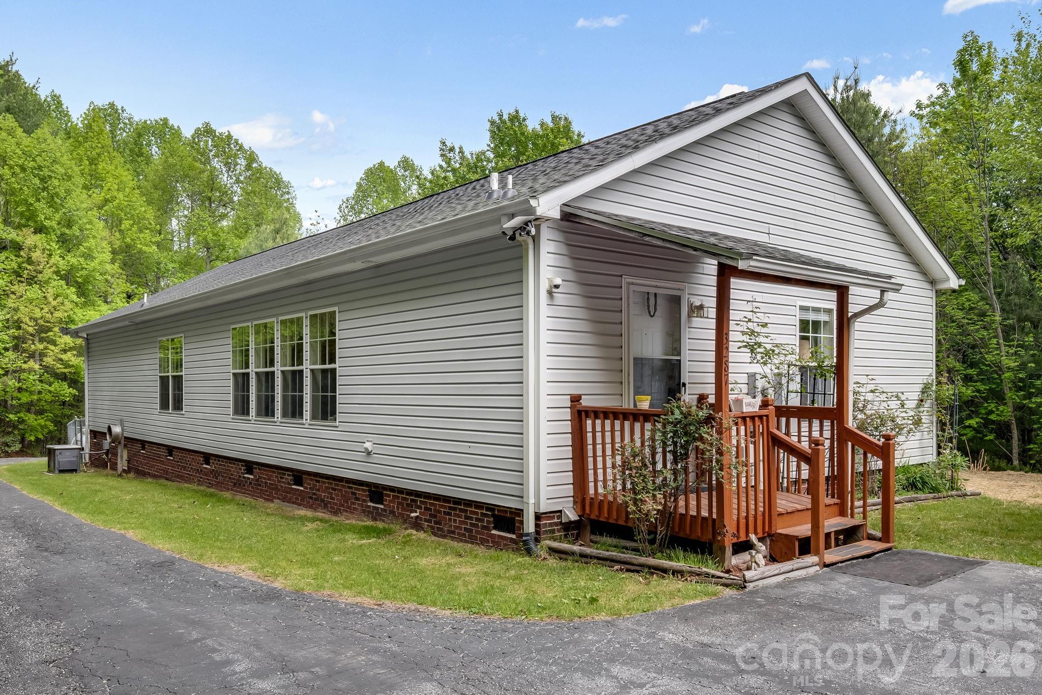 3287 Cabin Creek Road Property Photo 3
