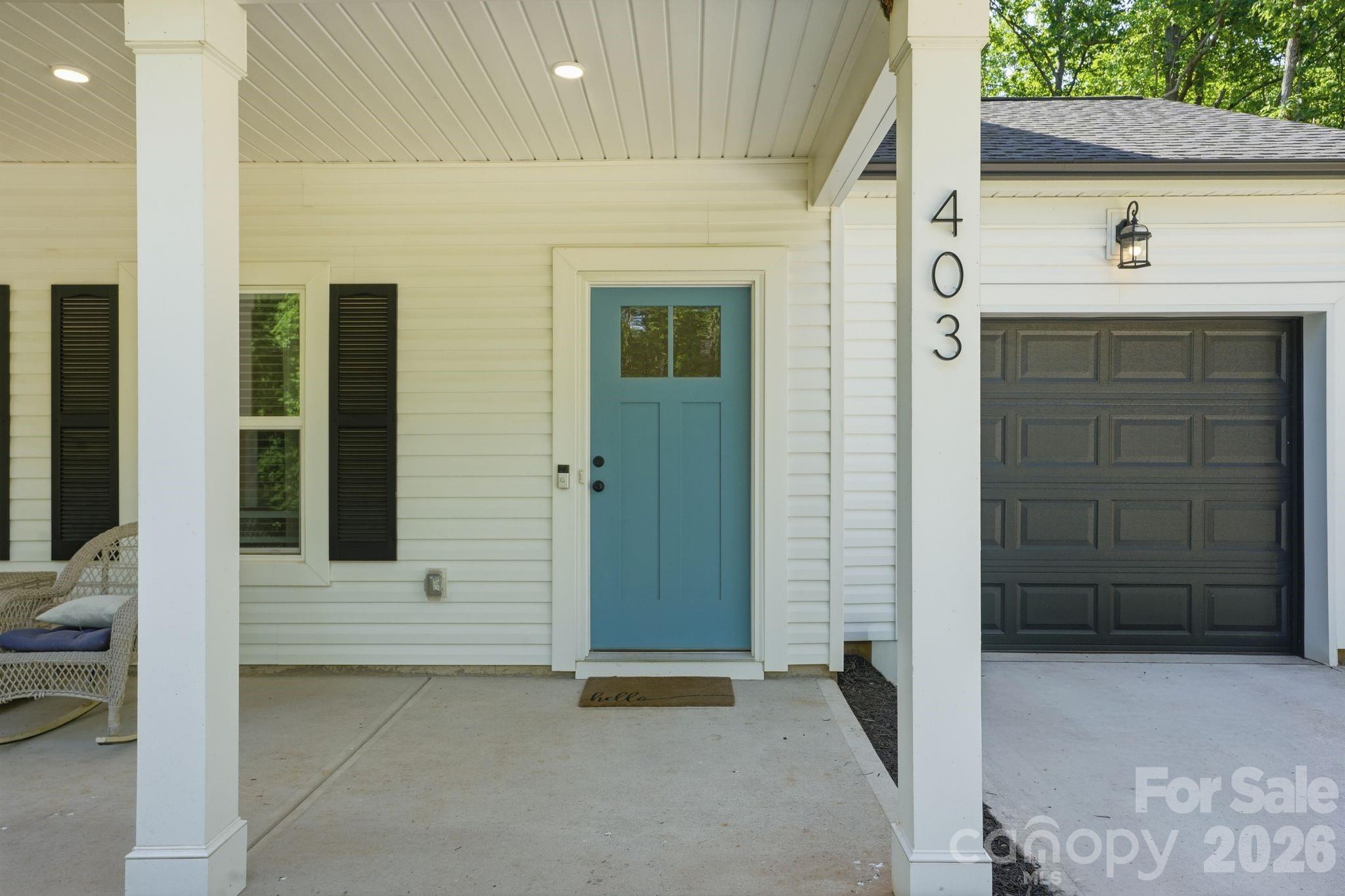403 Sunset Drive Property Photo 2