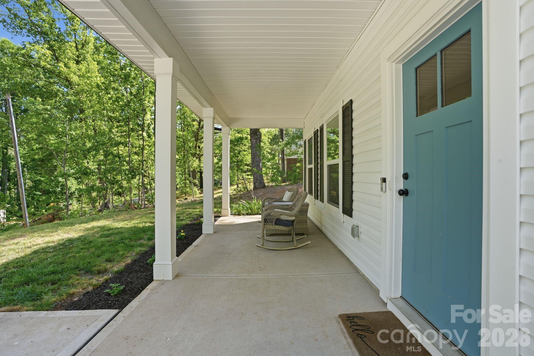 403 Sunset Drive Property Photo 3