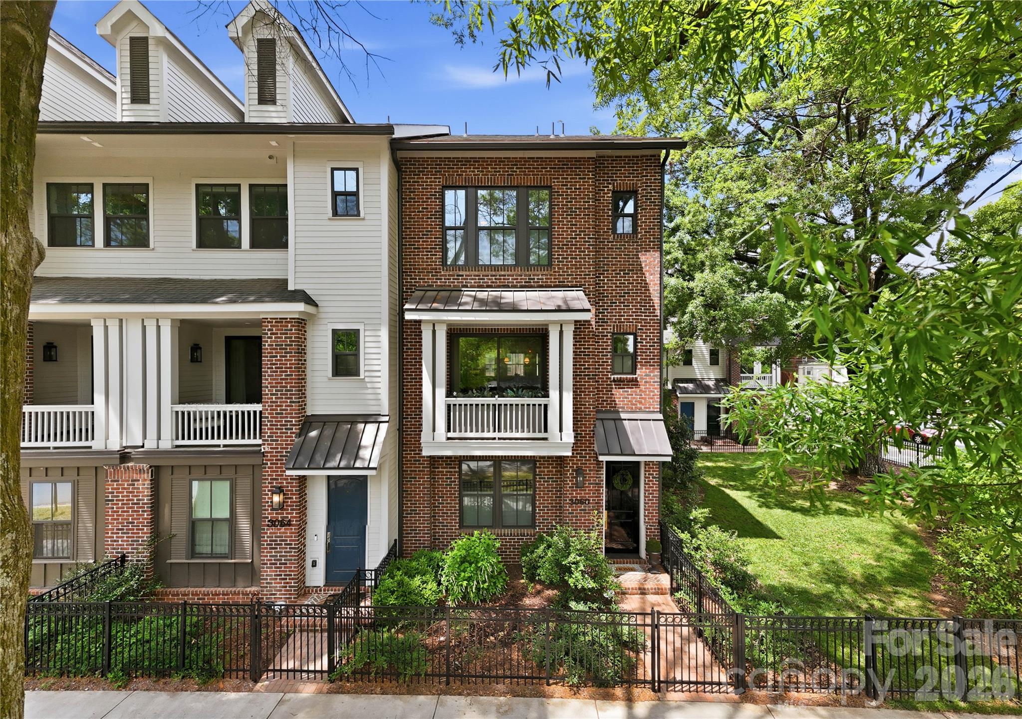 3060 Selwyn Avenue Property Photo 2