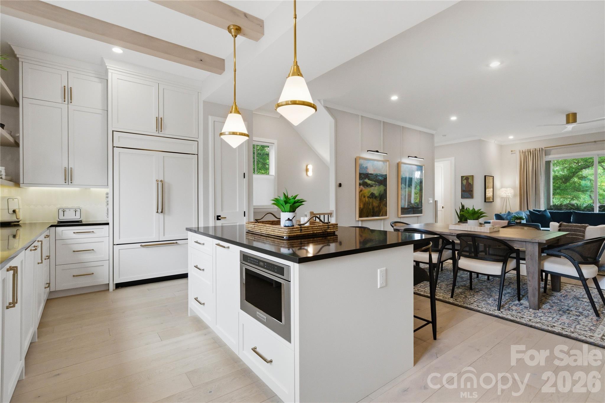 3060 Selwyn Avenue Property Photo 7