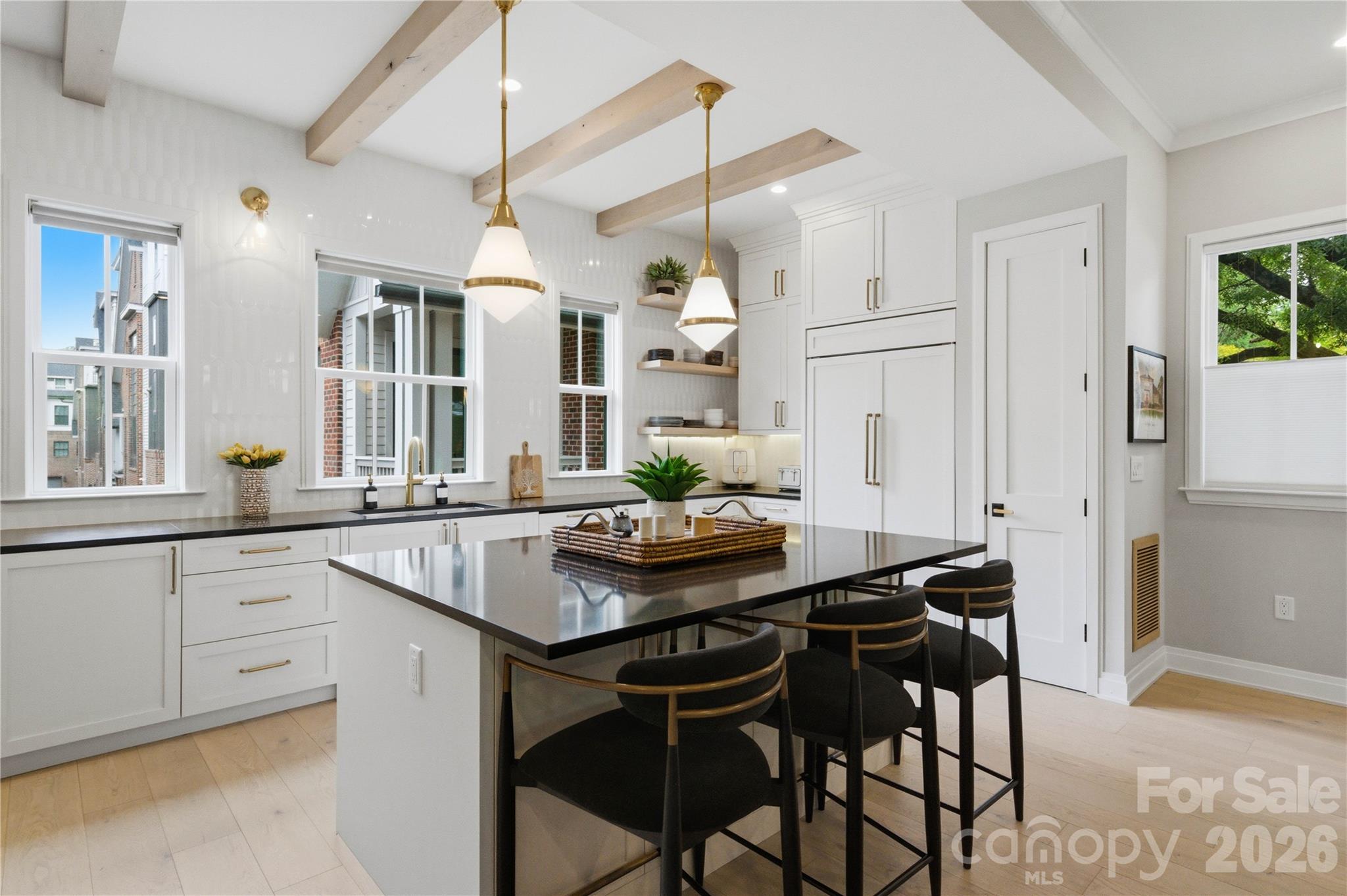 3060 Selwyn Avenue Property Photo 11