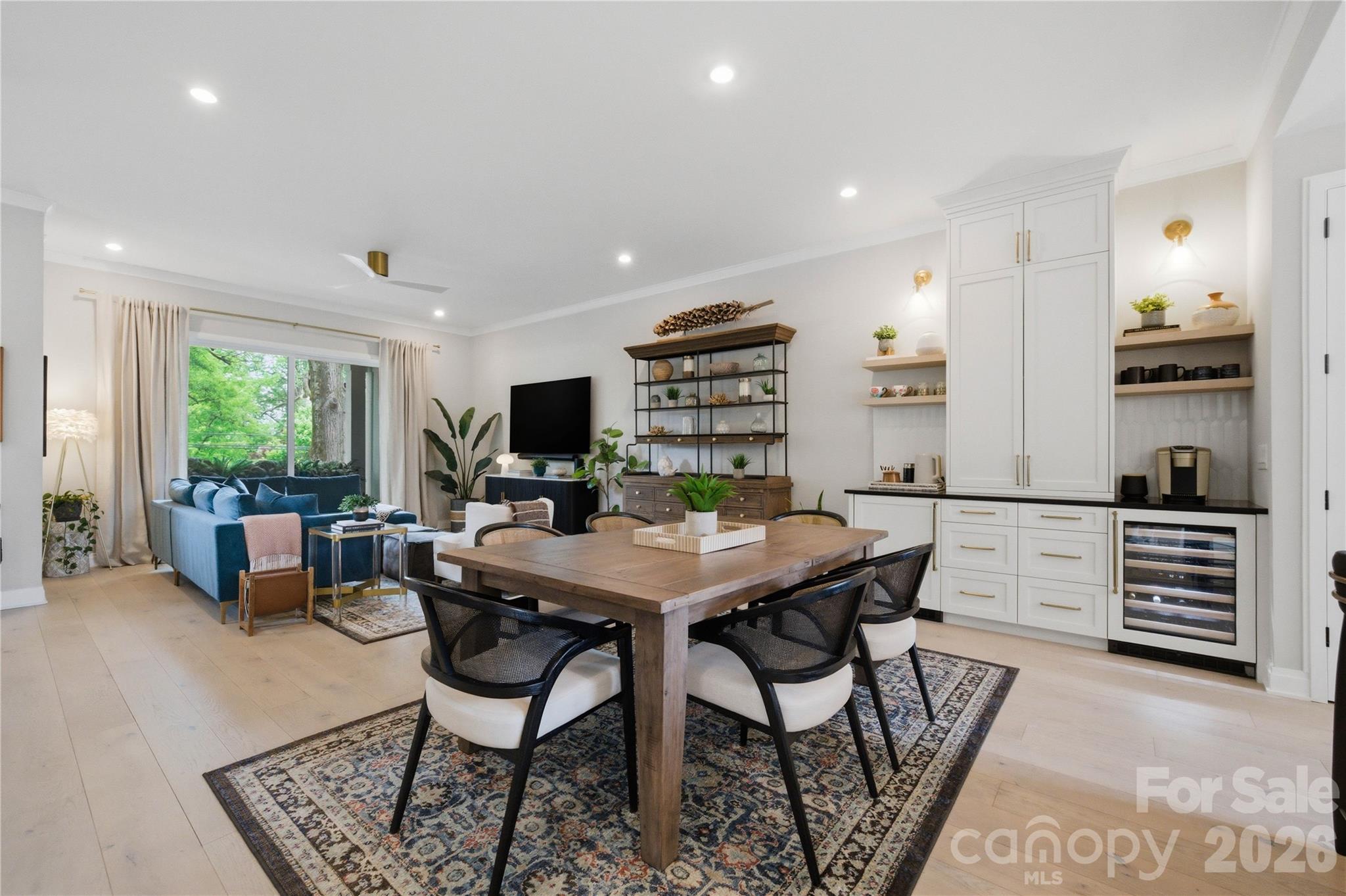 3060 Selwyn Avenue Property Photo 12