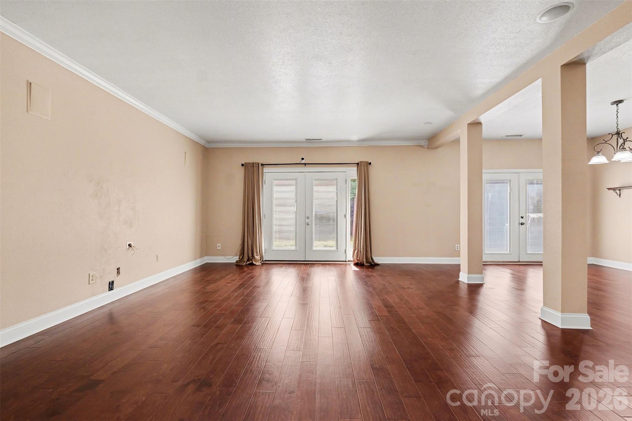 3425 Pikes Peak Drive Property Photo 8