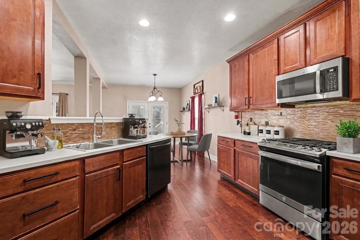 3425 Pikes Peak Drive Property Photo 16