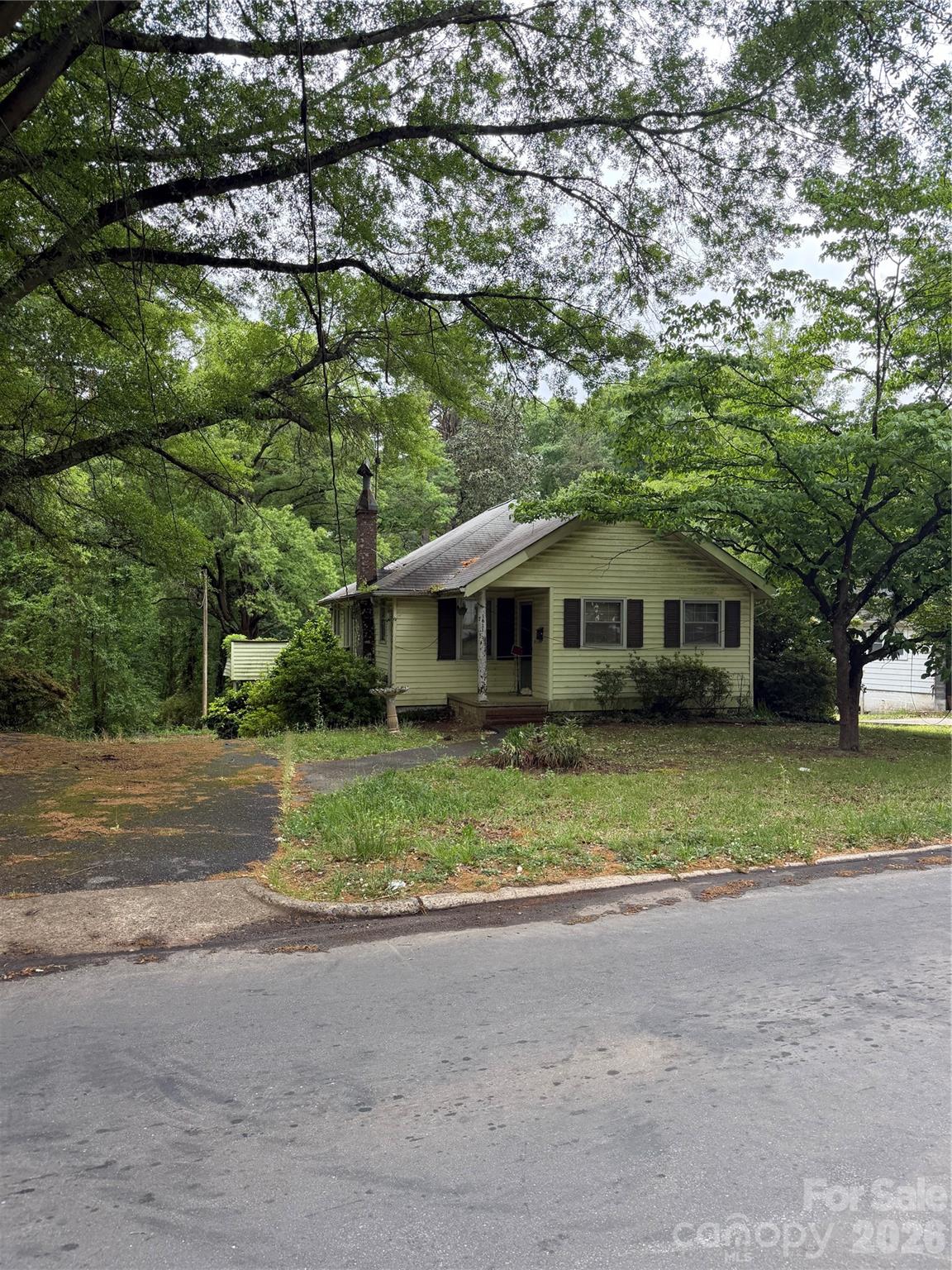 1611 W Fifth Avenue Property Photo 1