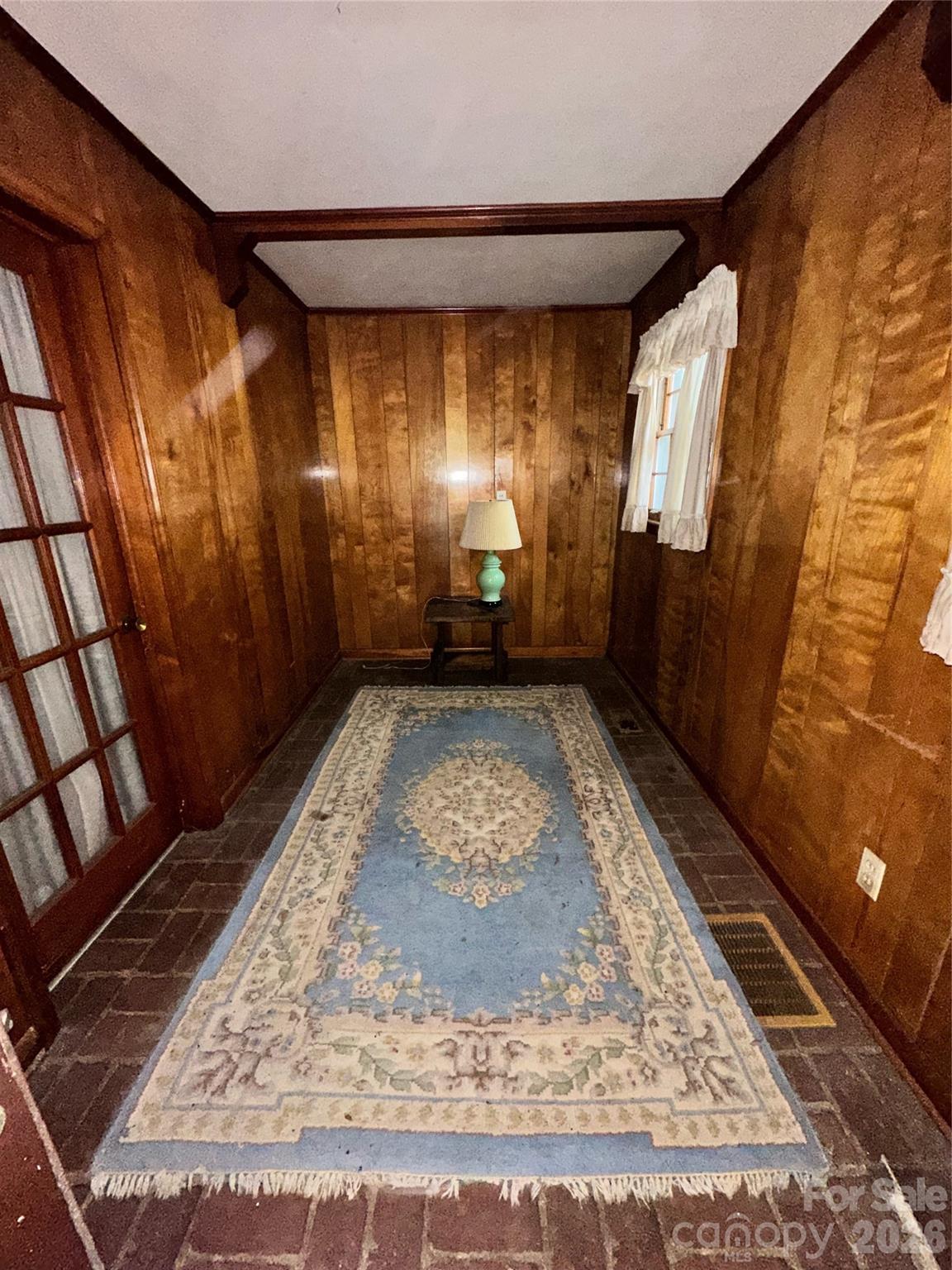 1611 W Fifth Avenue Property Photo 7